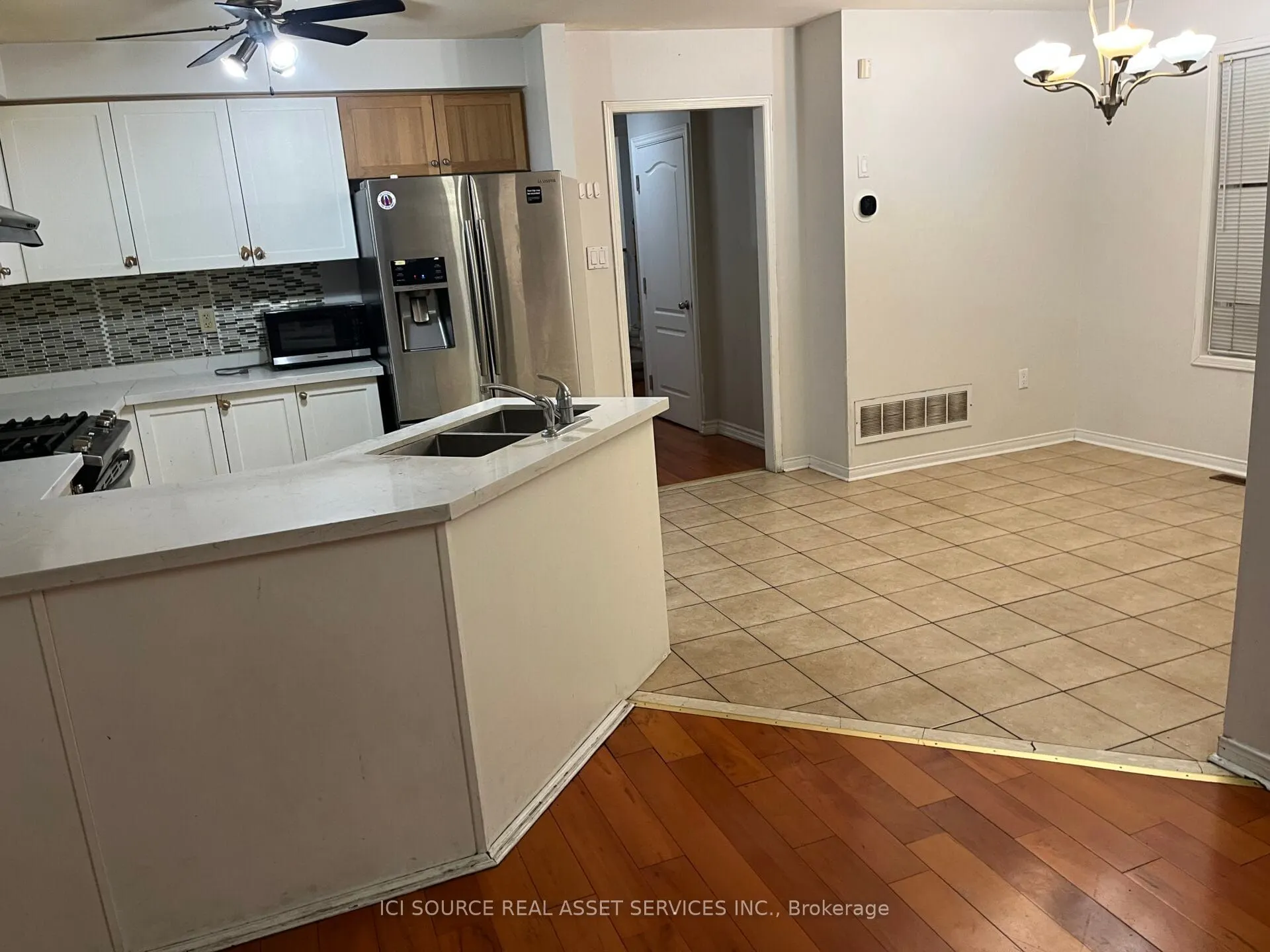40 Treasure Drive, #Upper
