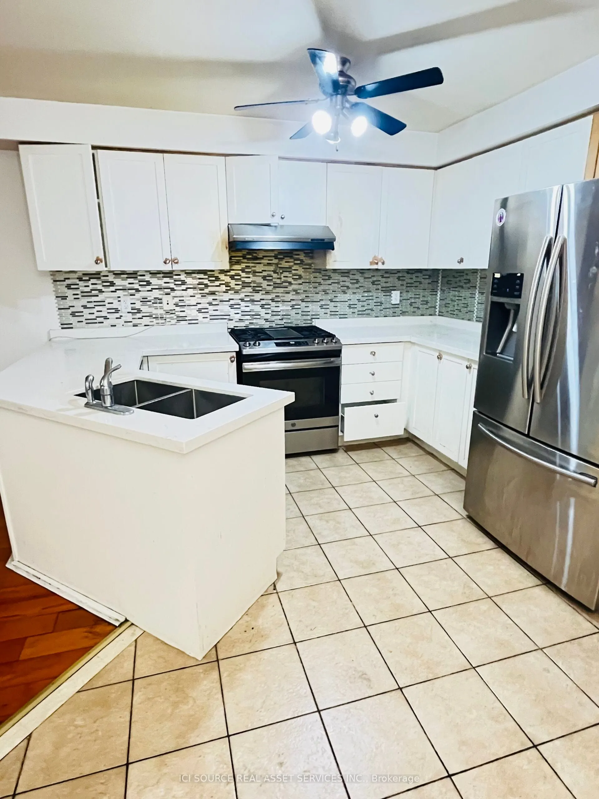 40 Treasure Drive, #Upper