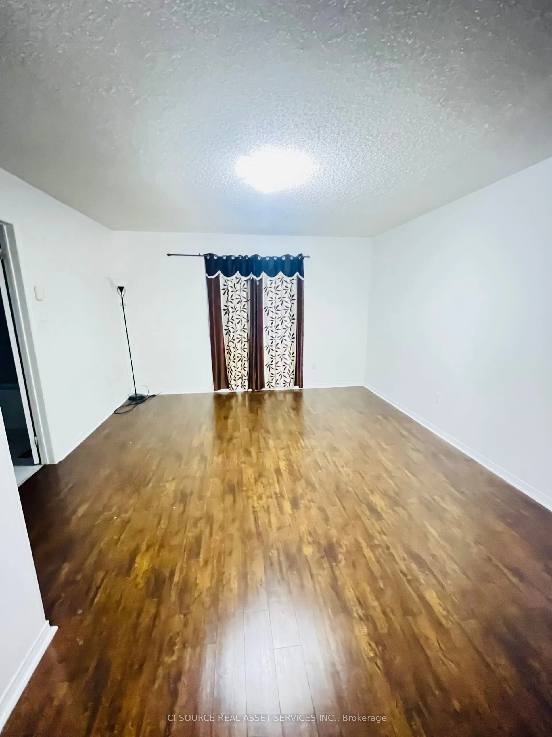 40 Treasure Drive, #Upper