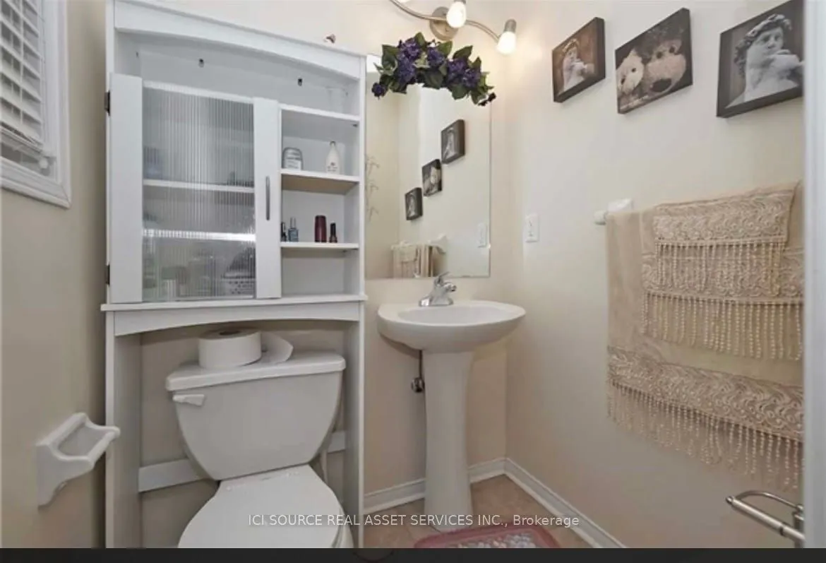 40 Treasure Drive, #Upper