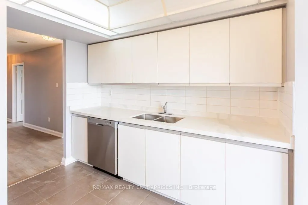 24 Hanover Road, #309