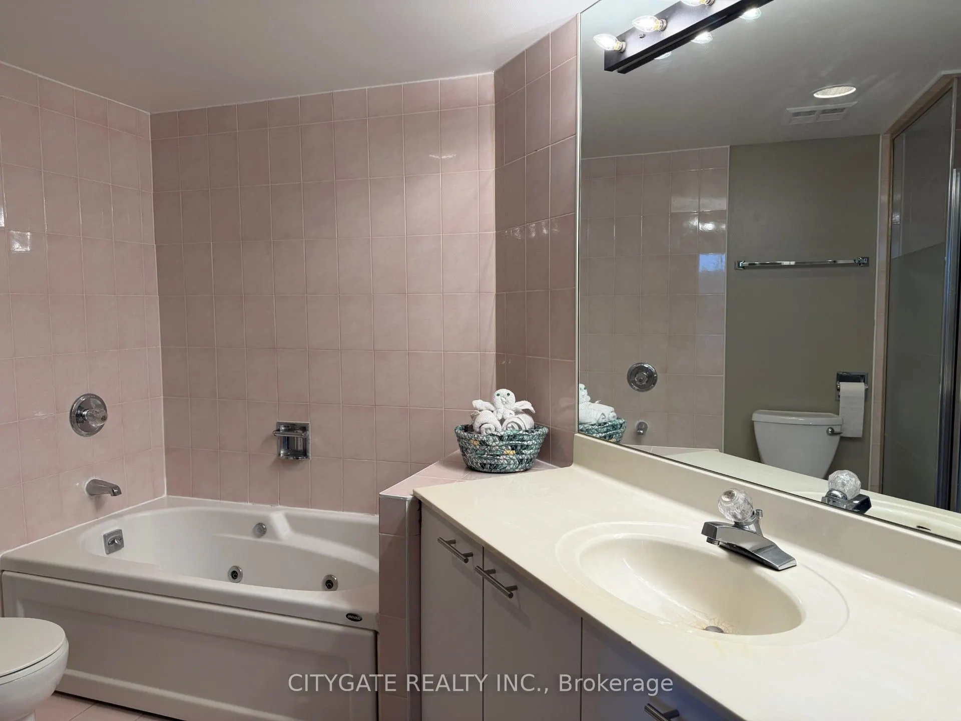 55 Elm Drive, #612