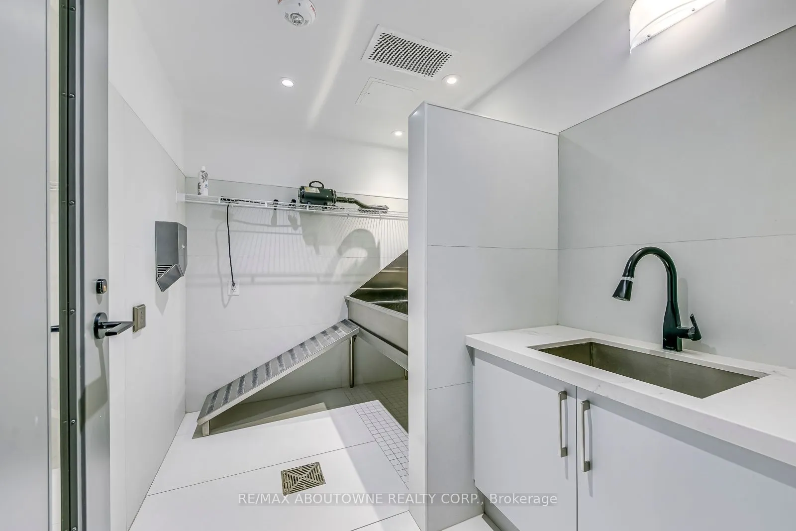 2450 Old Bronte Road, #623