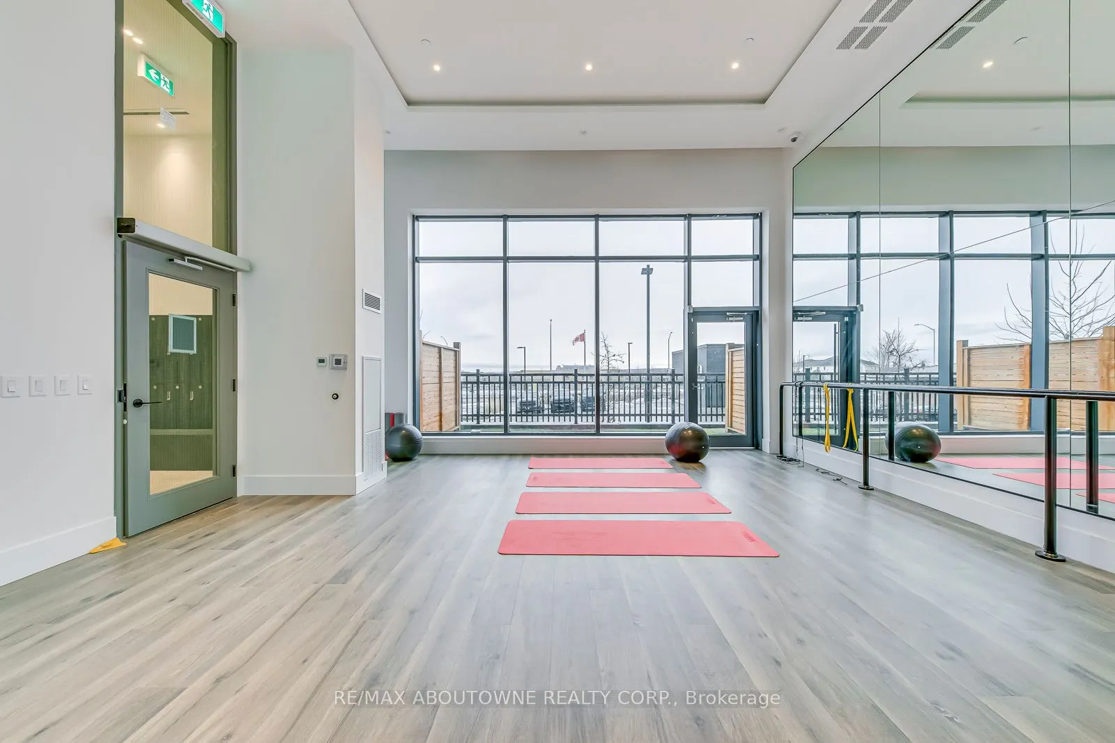 2450 Old Bronte Road, #623