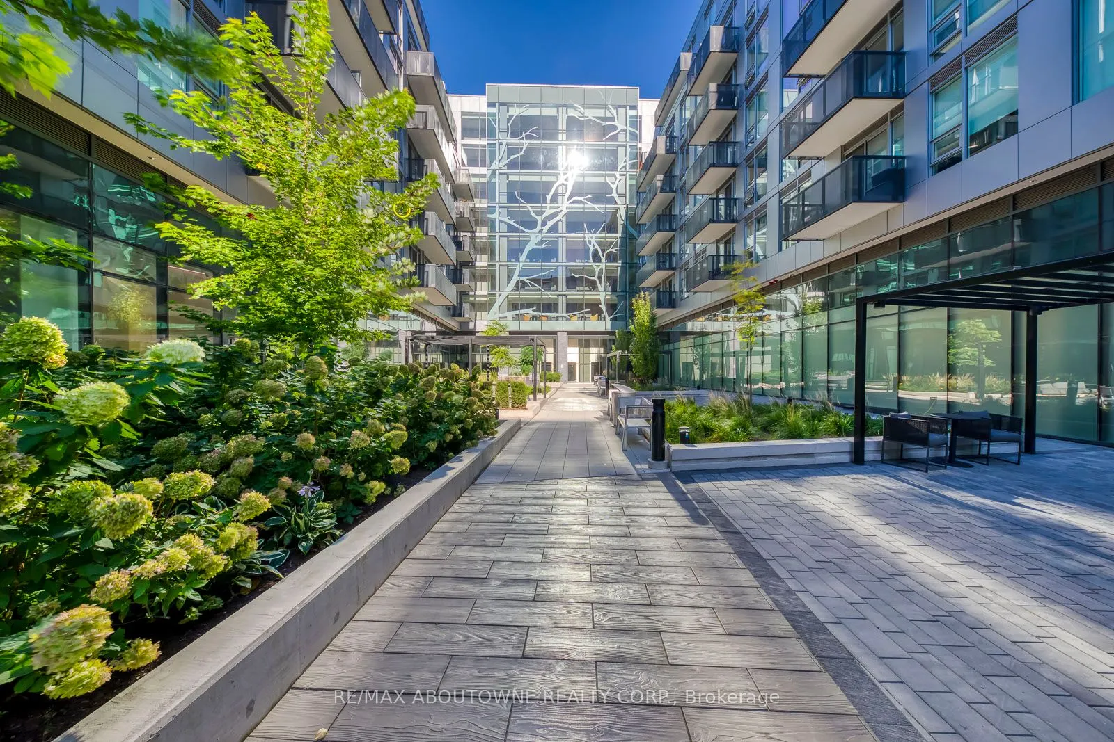 2450 Old Bronte Road, #623