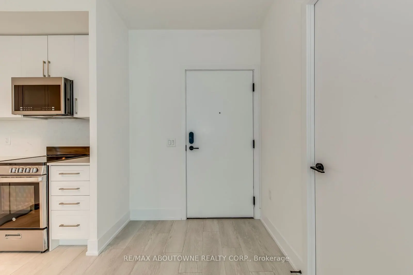 2450 Old Bronte Road, #623