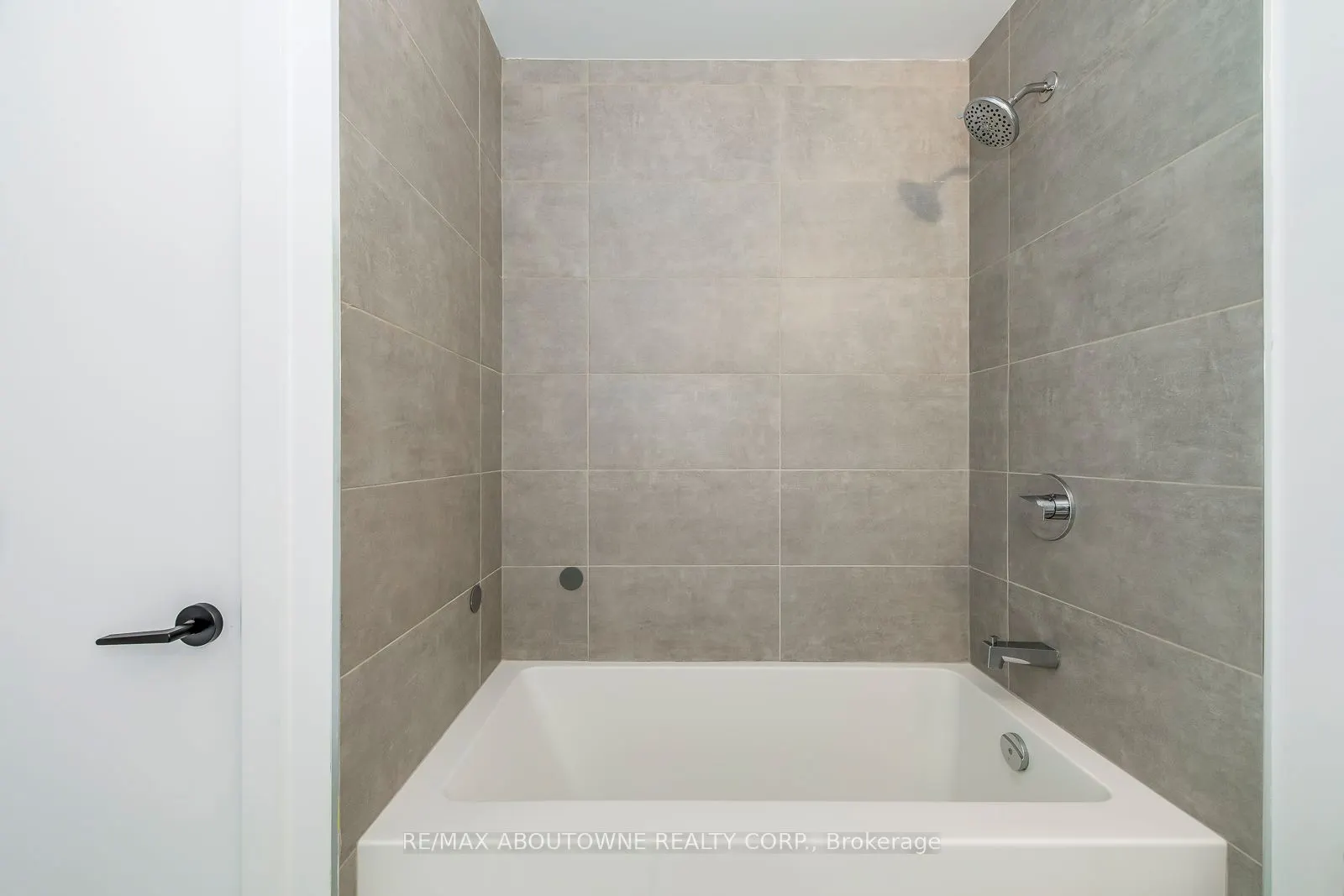 2450 Old Bronte Road, #623