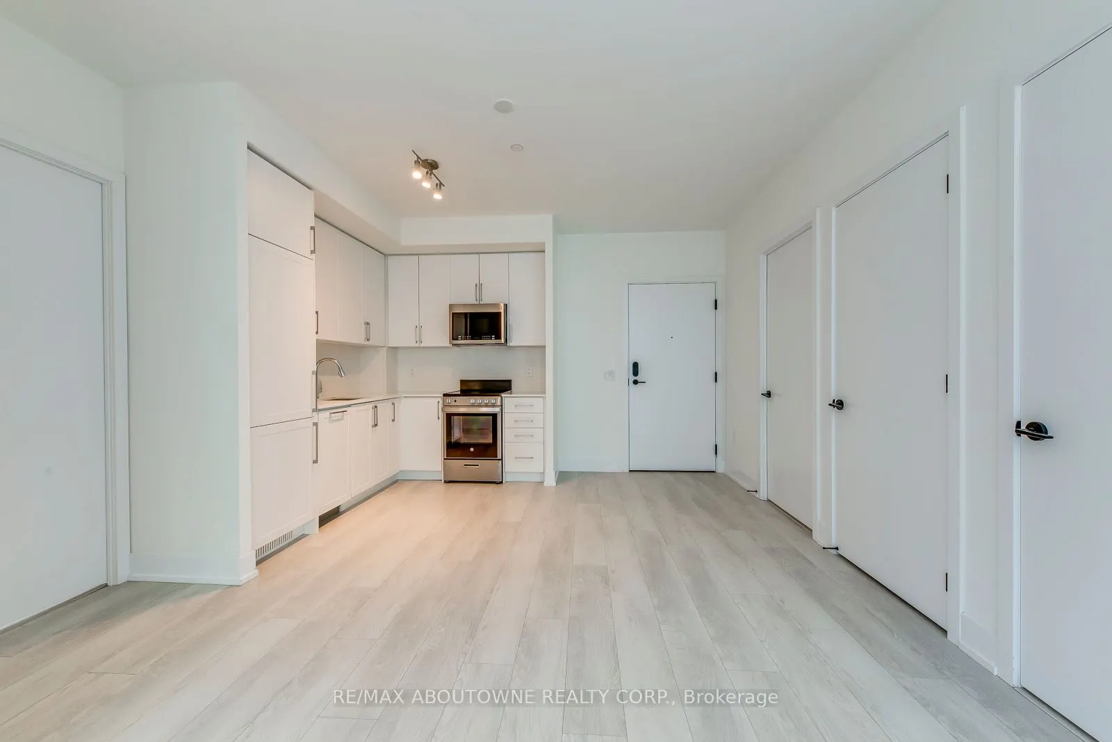 2450 Old Bronte Road, #623