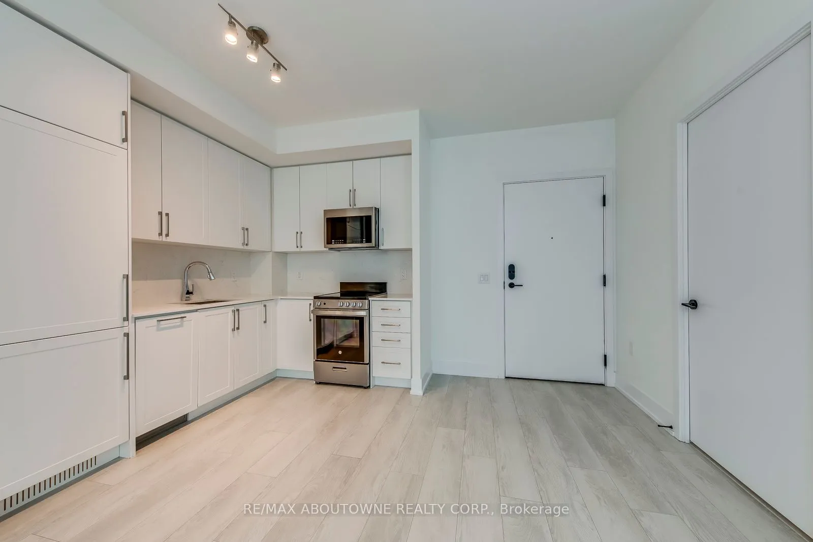 2450 Old Bronte Road, #623