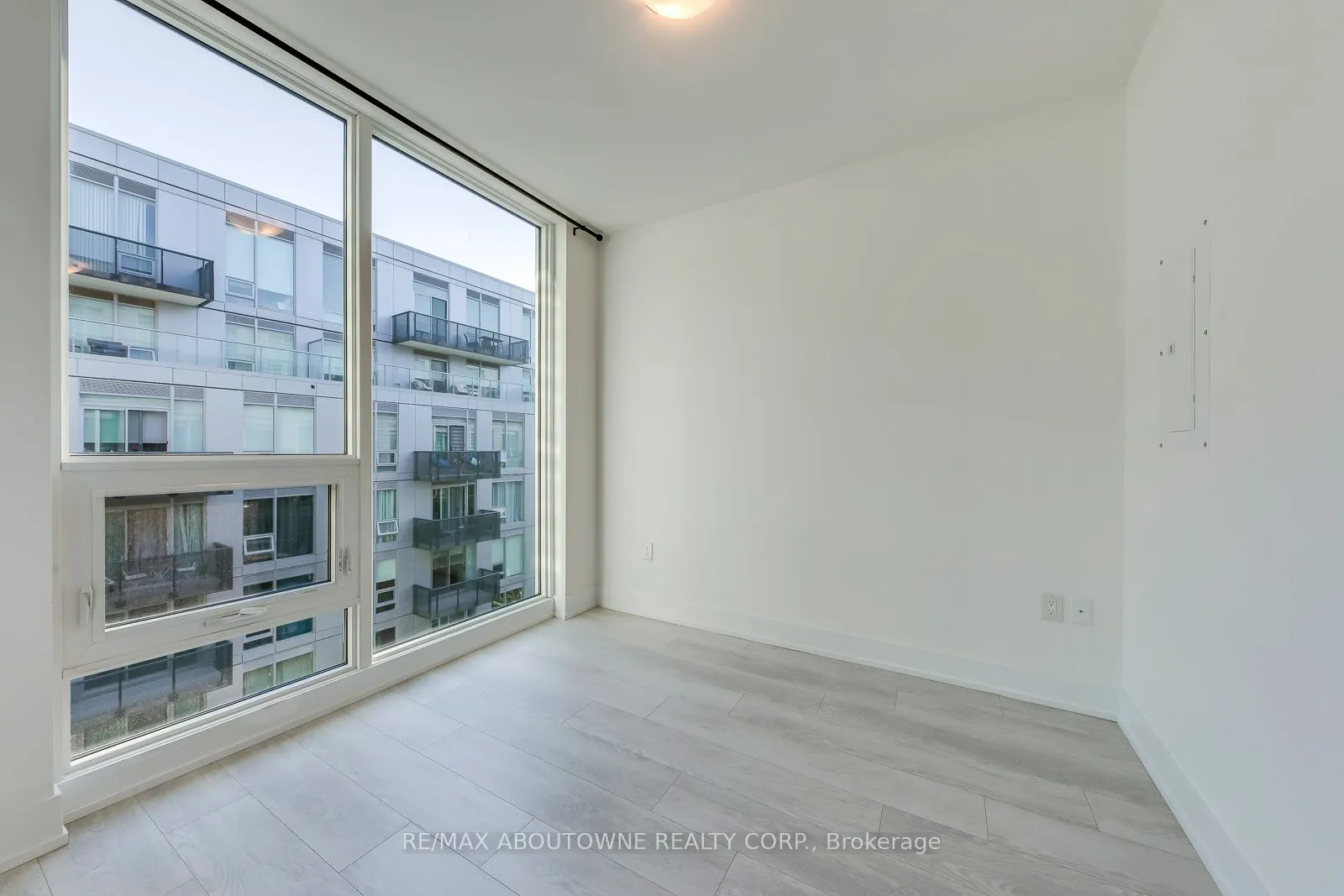 2450 Old Bronte Road, #623