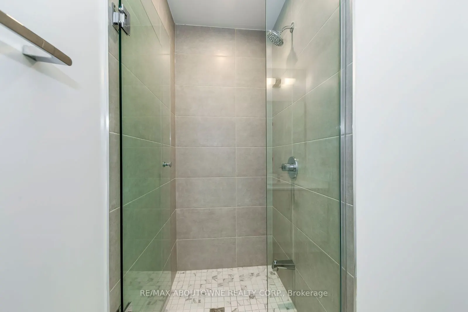 2450 Old Bronte Road, #623