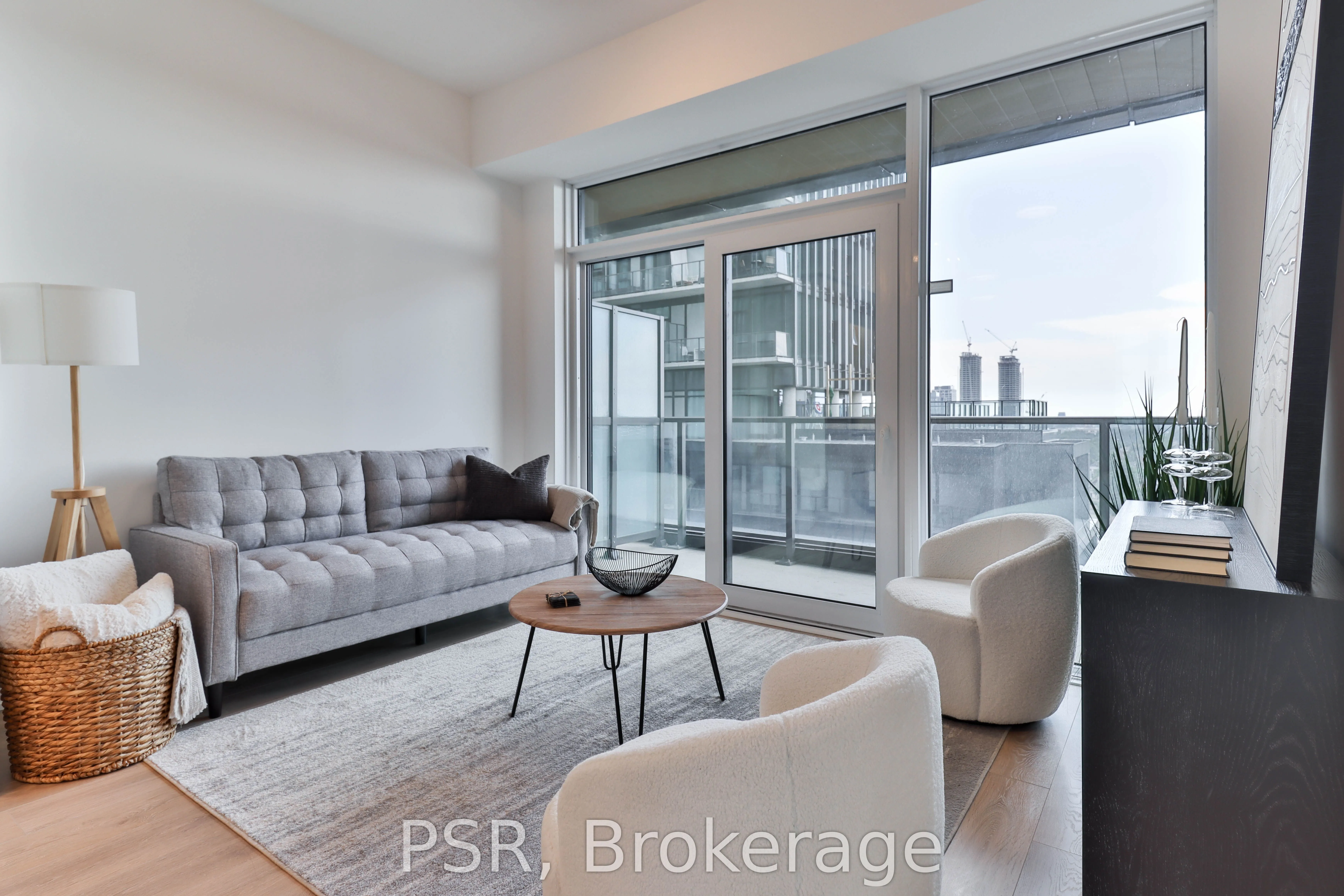 1285 Dupont Street, #702