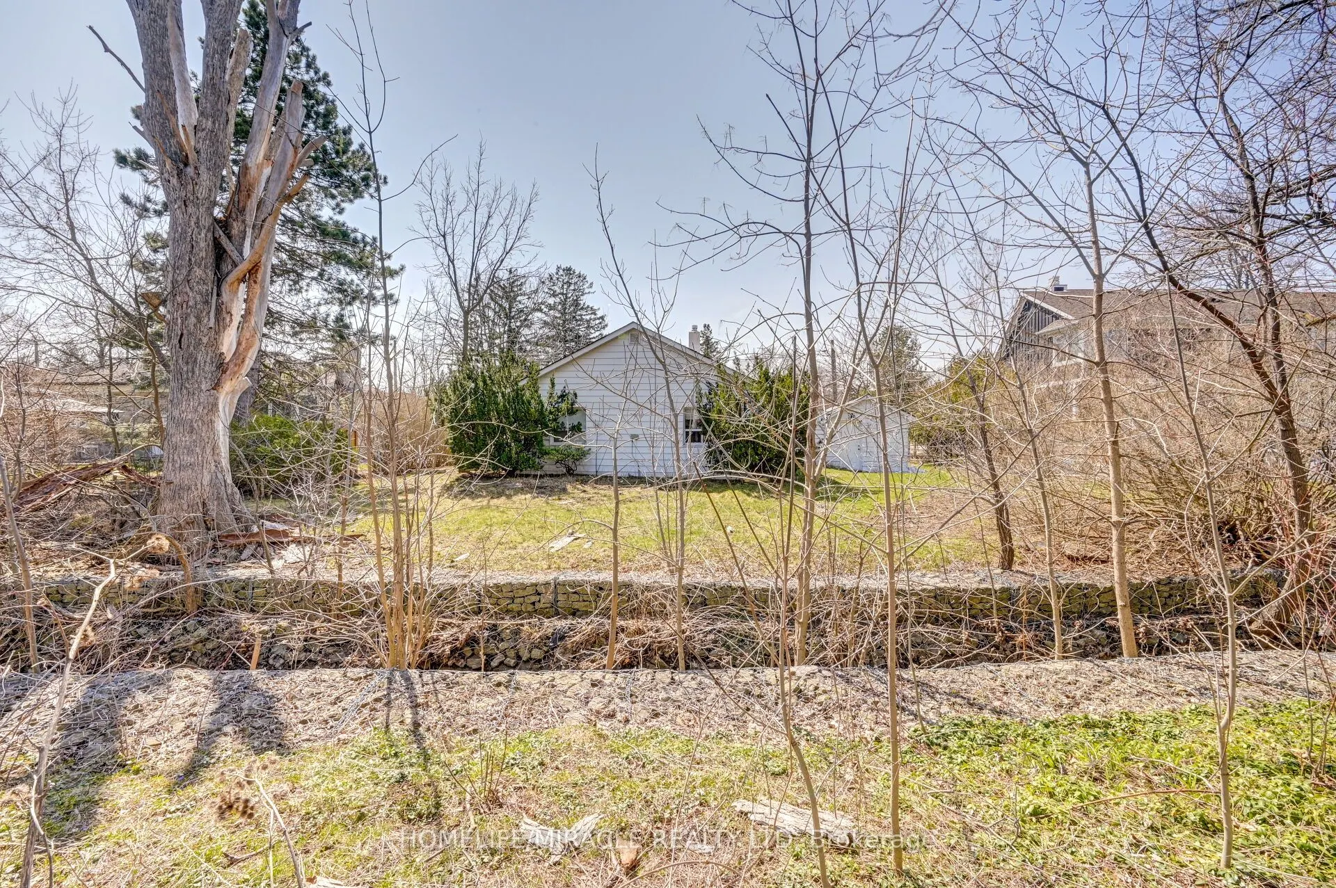 1235 Old River Road