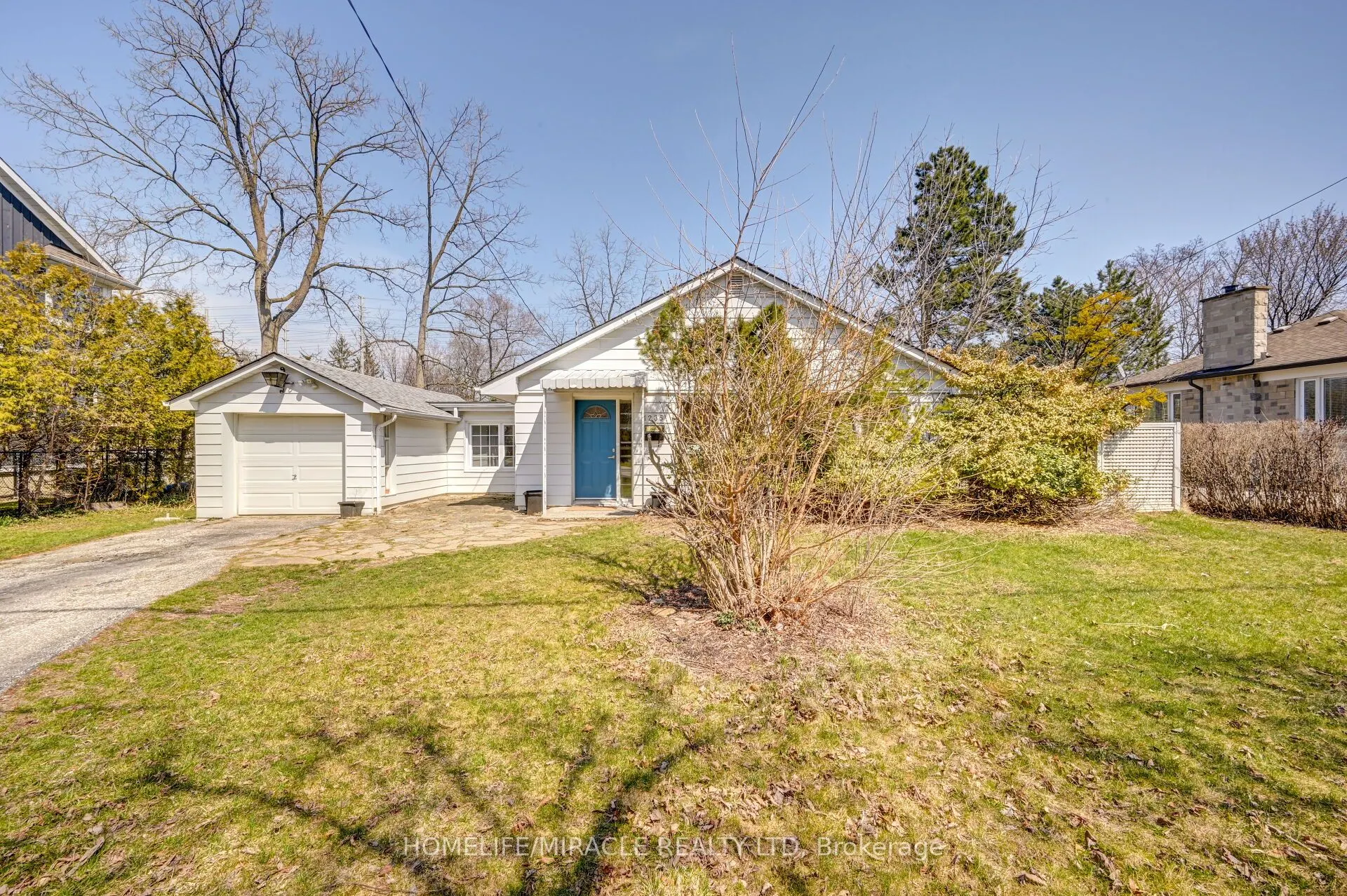 1235 Old River Road