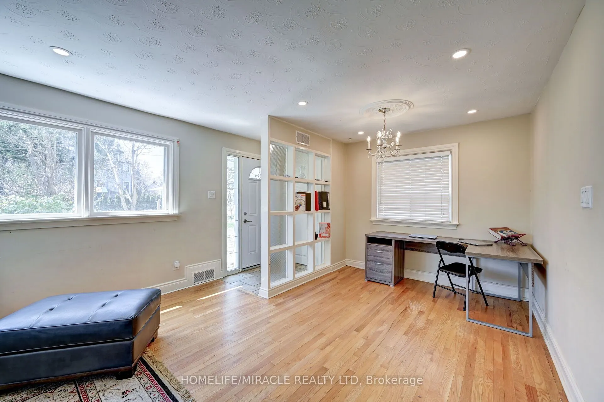 1235 Old River Road