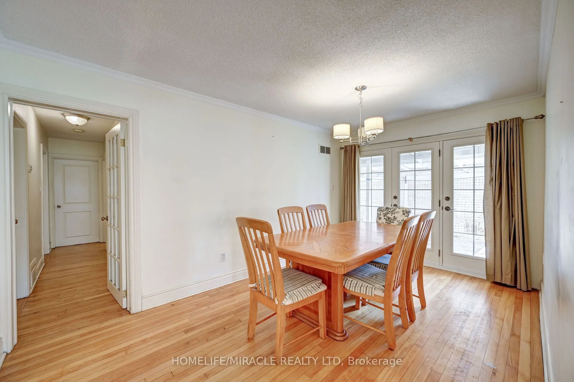 1235 Old River Road