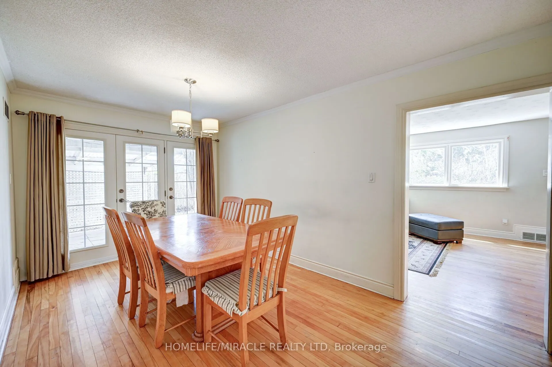 1235 Old River Road