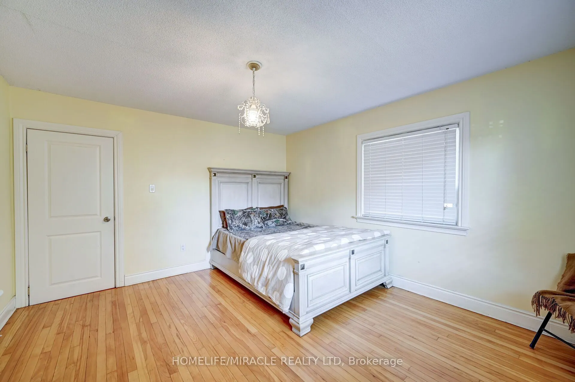 1235 Old River Road