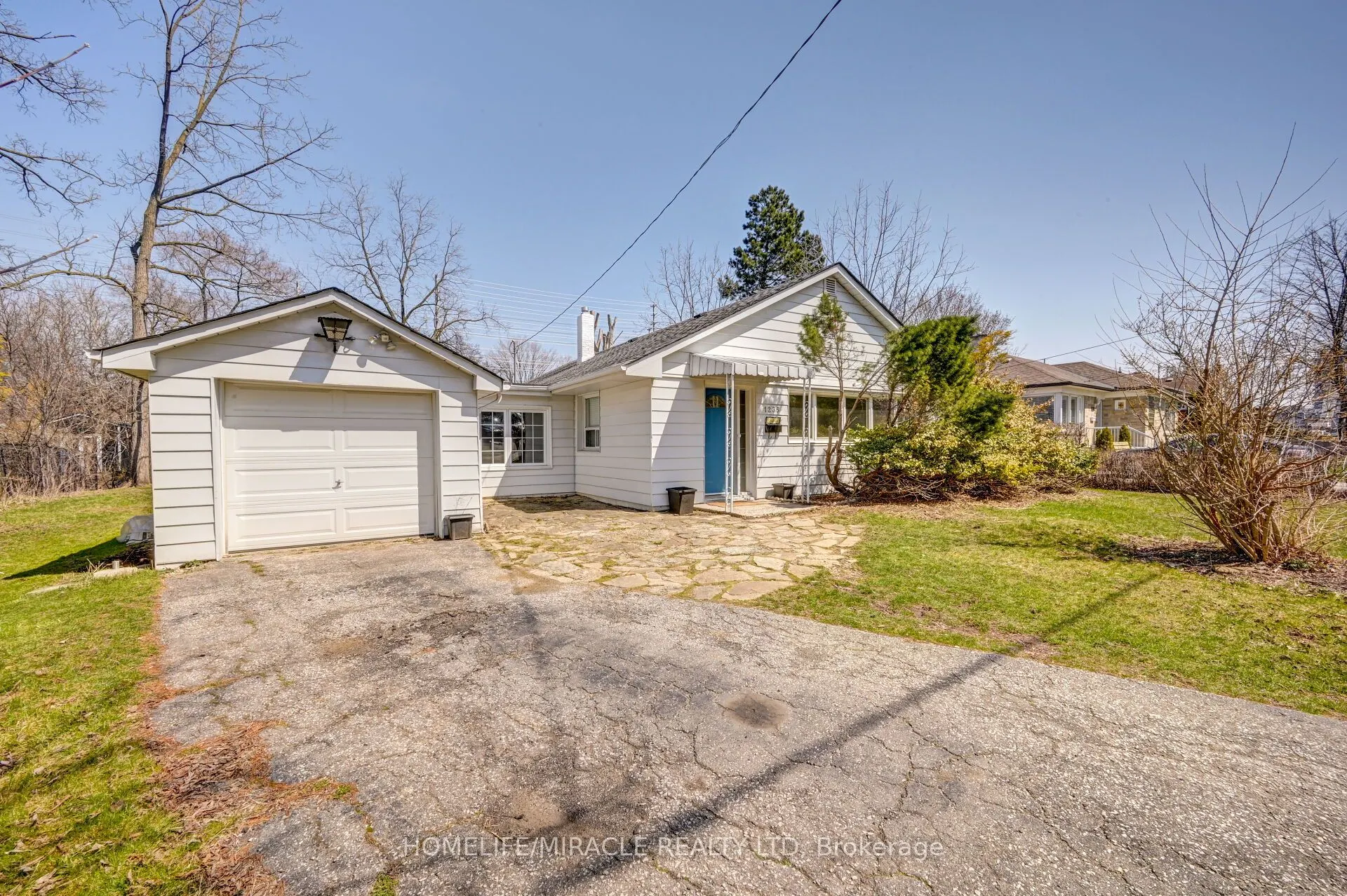 1235 Old River Road