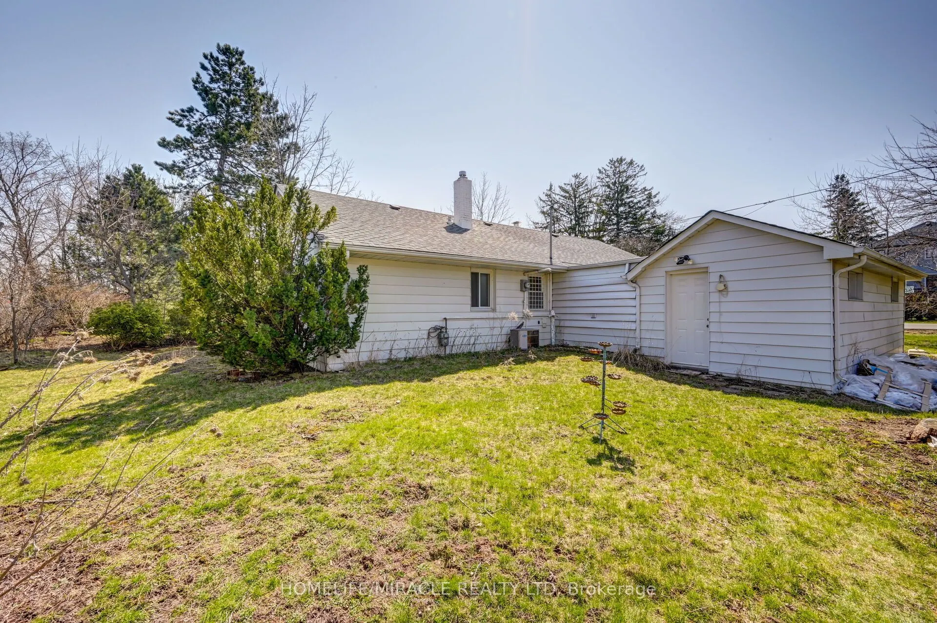 1235 Old River Road