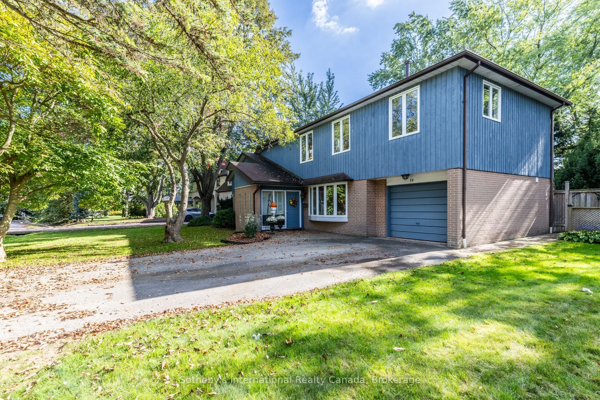 98 Selgrove Crescent