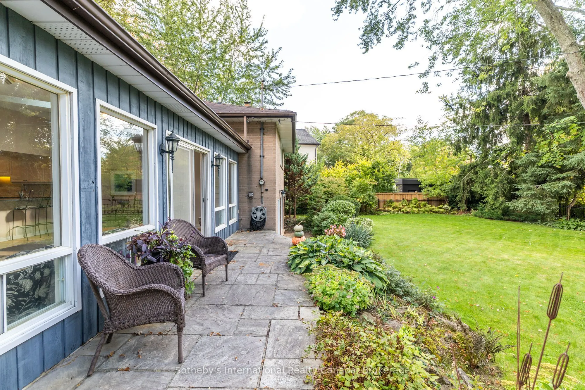 98 Selgrove Crescent