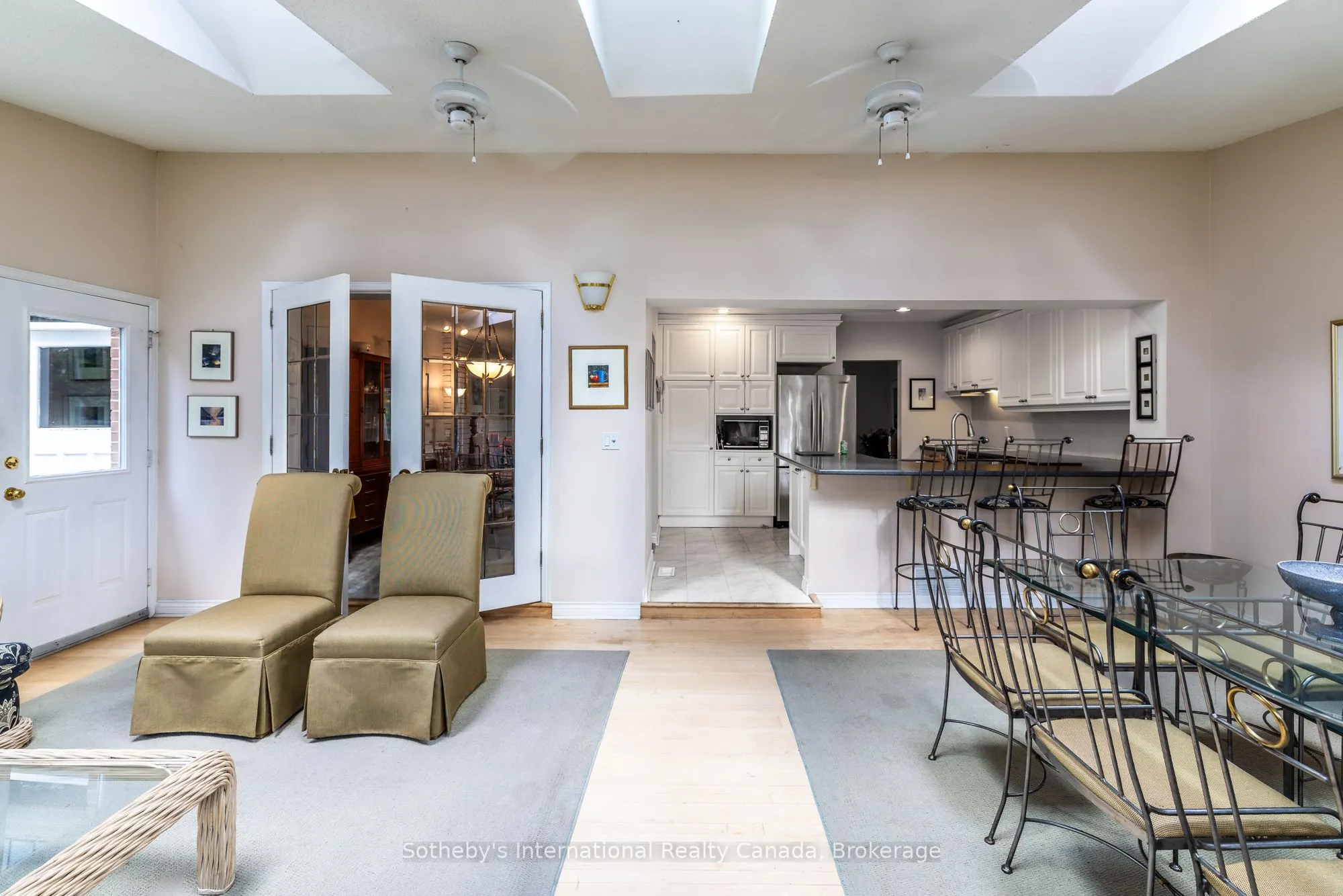 98 Selgrove Crescent