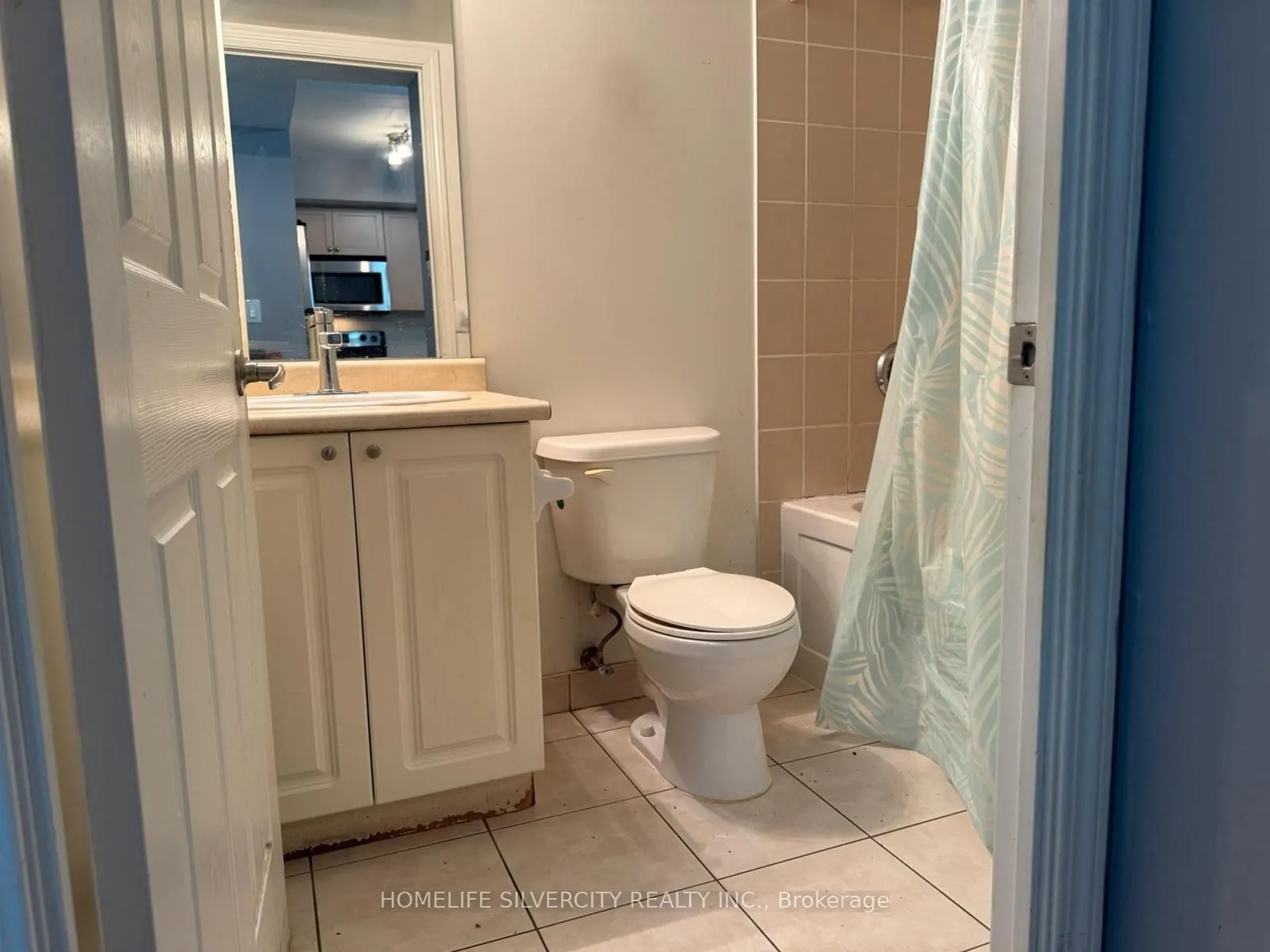 208 ENFIELD Place, #806