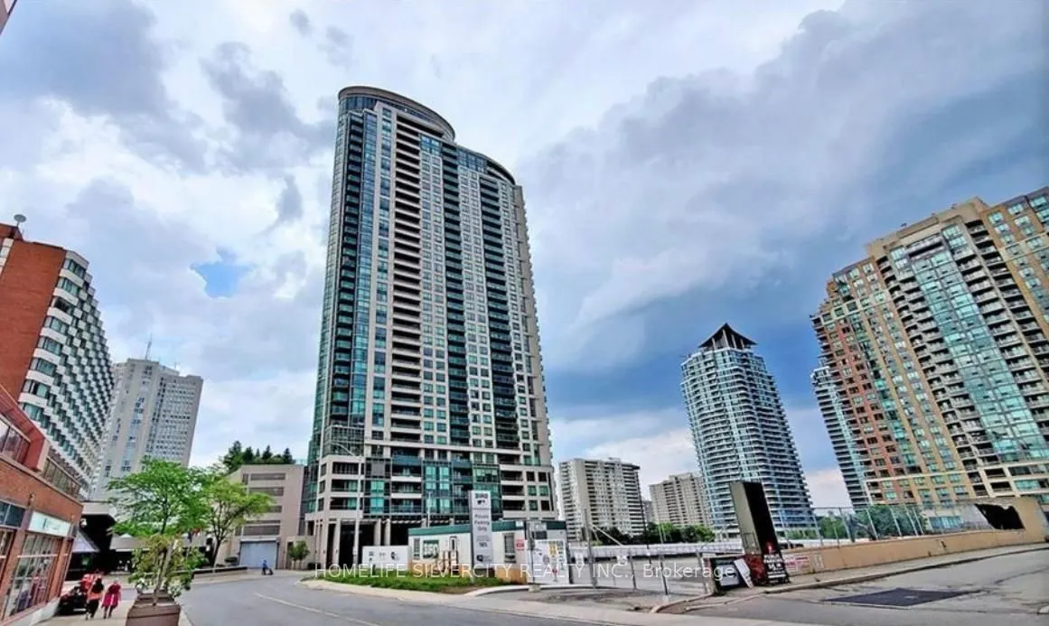 208 ENFIELD Place, #806