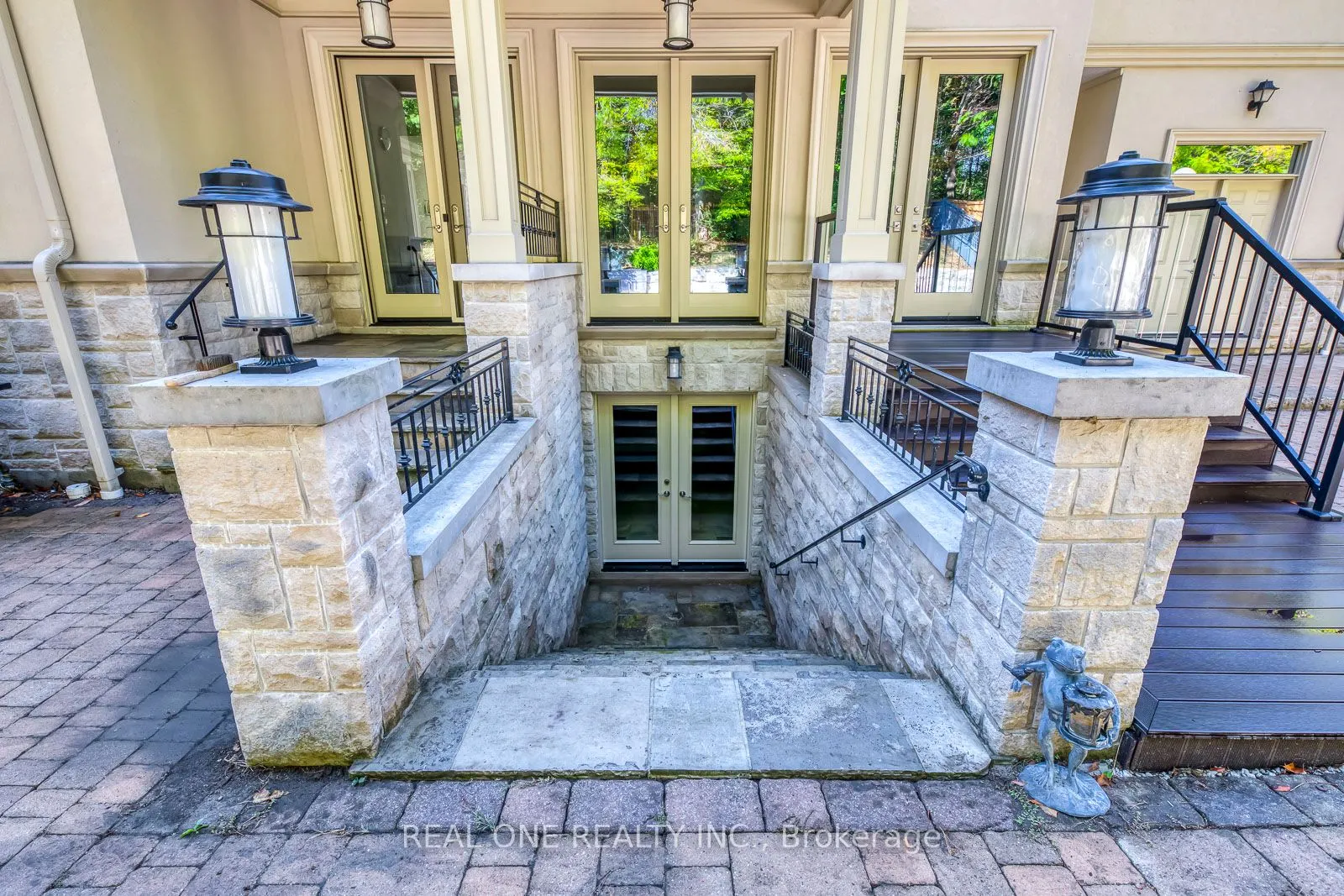 767 Parkland Avenue
