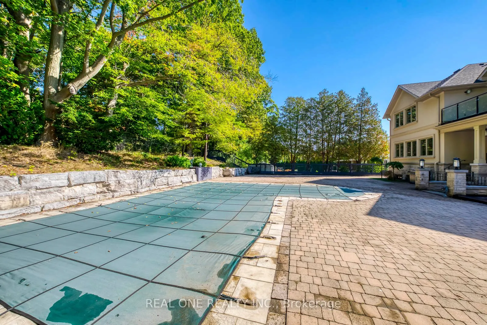 767 Parkland Avenue