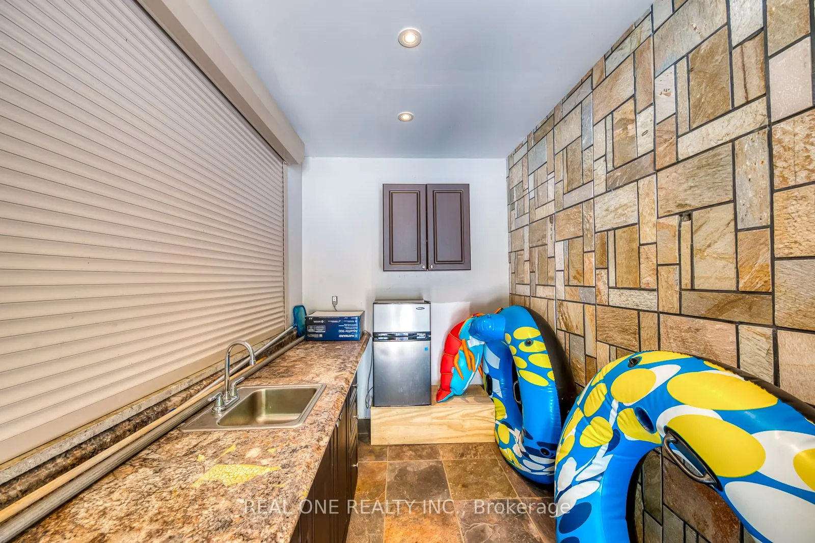 767 Parkland Avenue