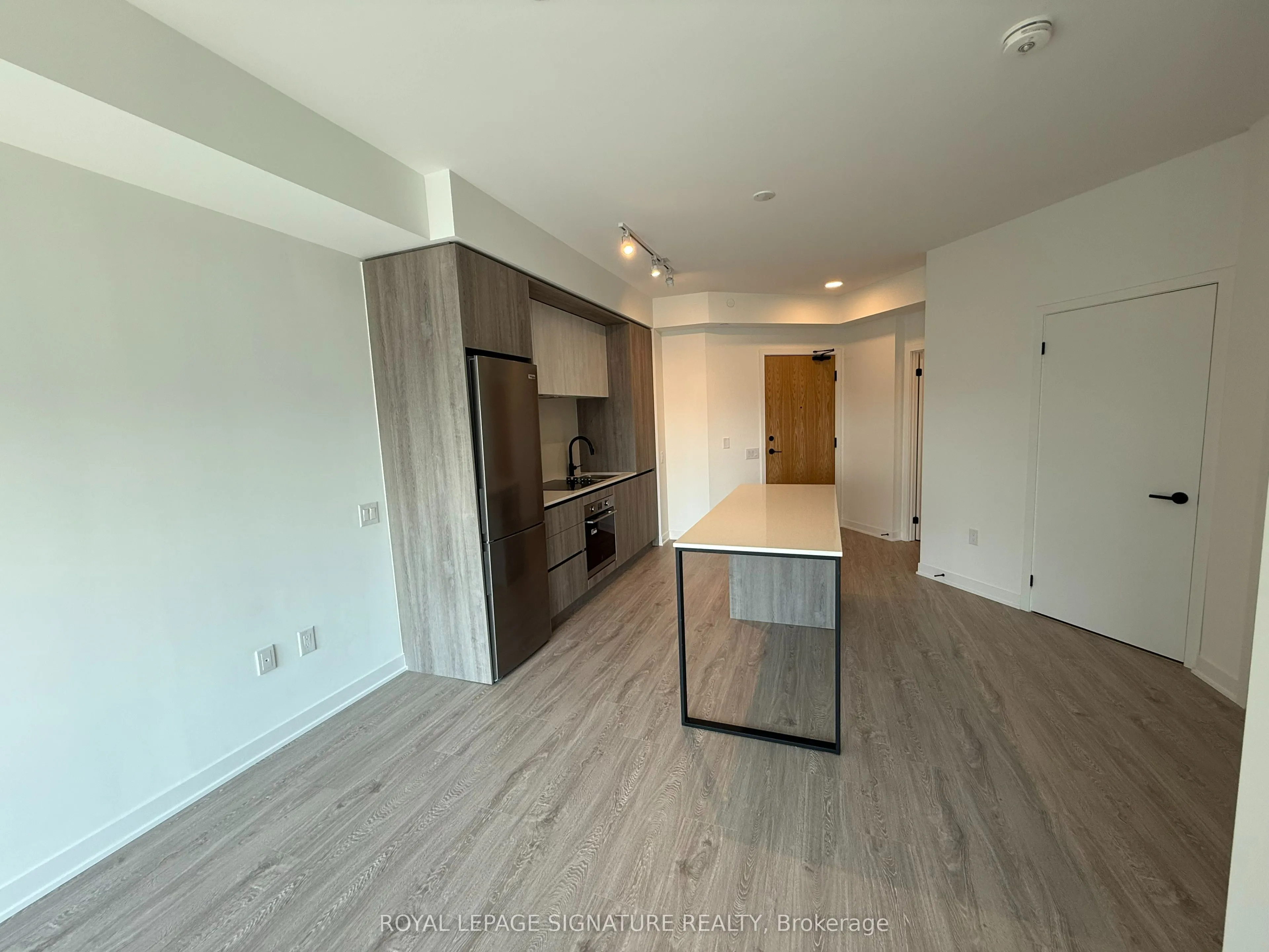 2495 Eglinton Avenue W, #1406