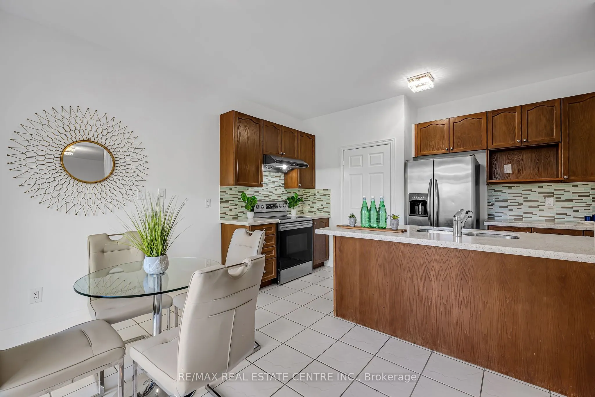 425 Bussel Crescent