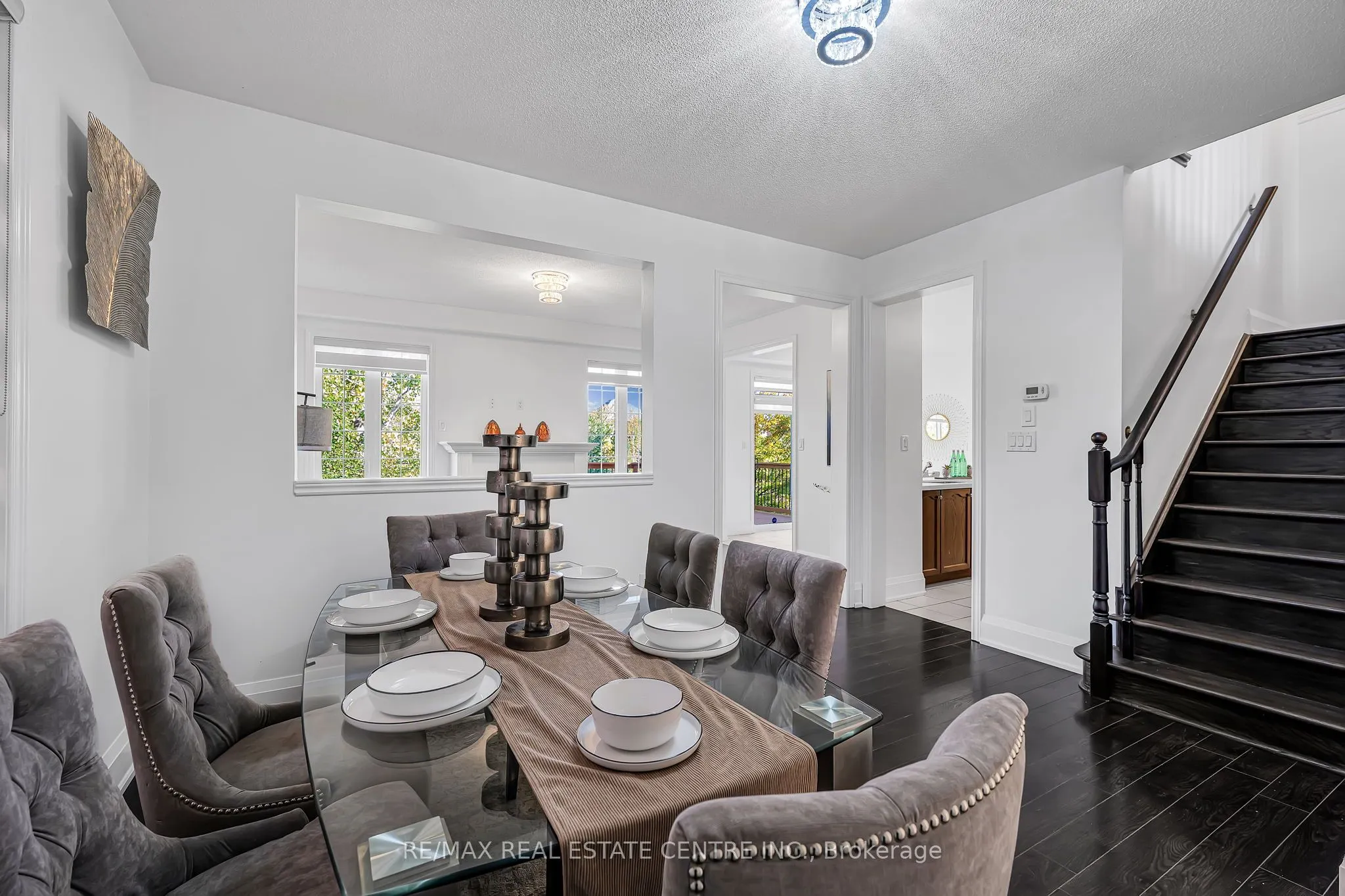 425 Bussel Crescent