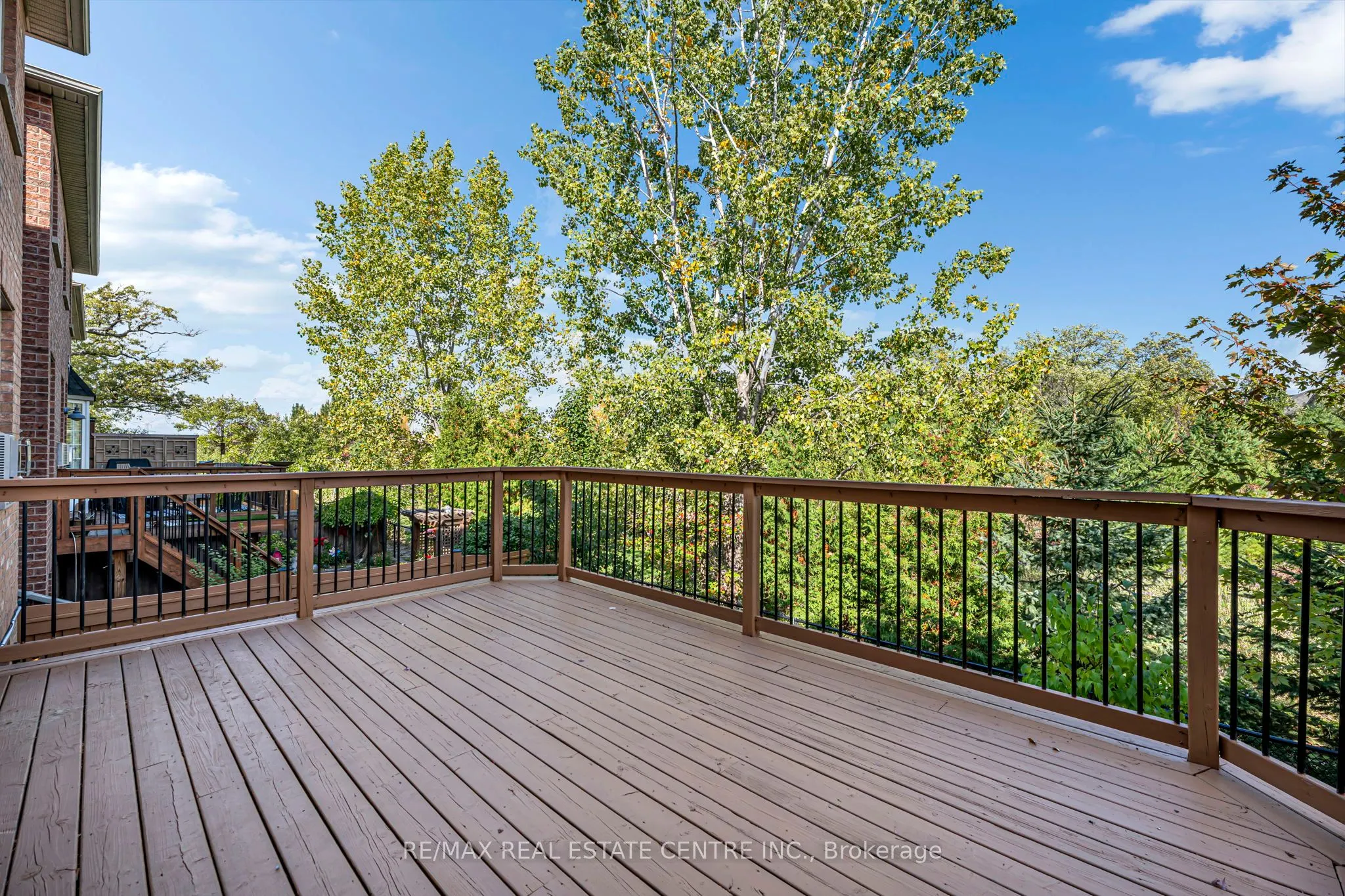 425 Bussel Crescent