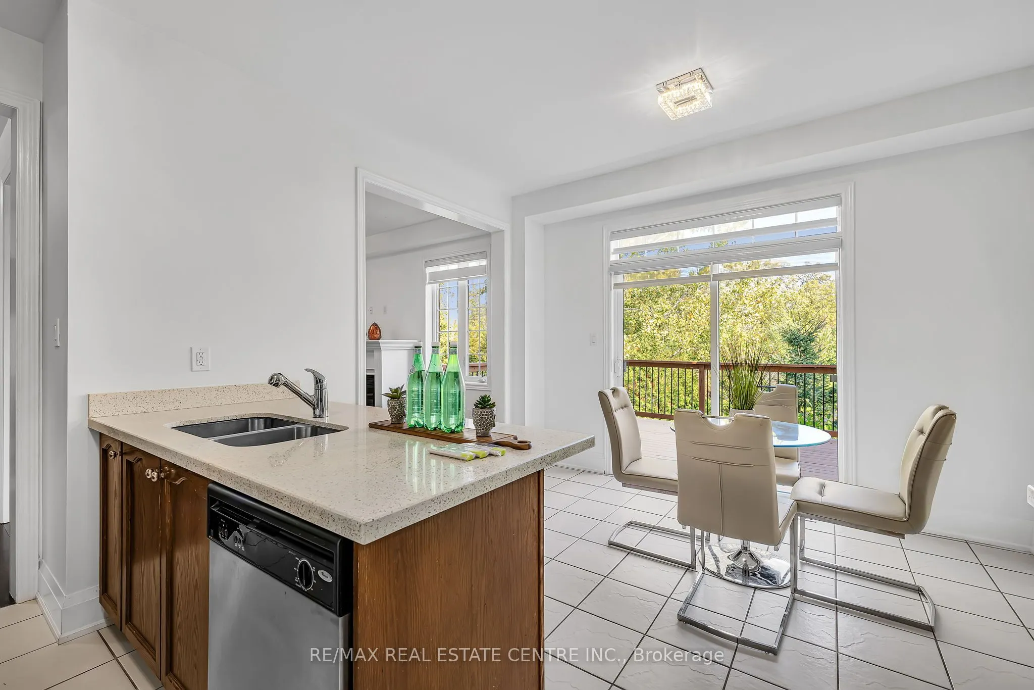 425 Bussel Crescent