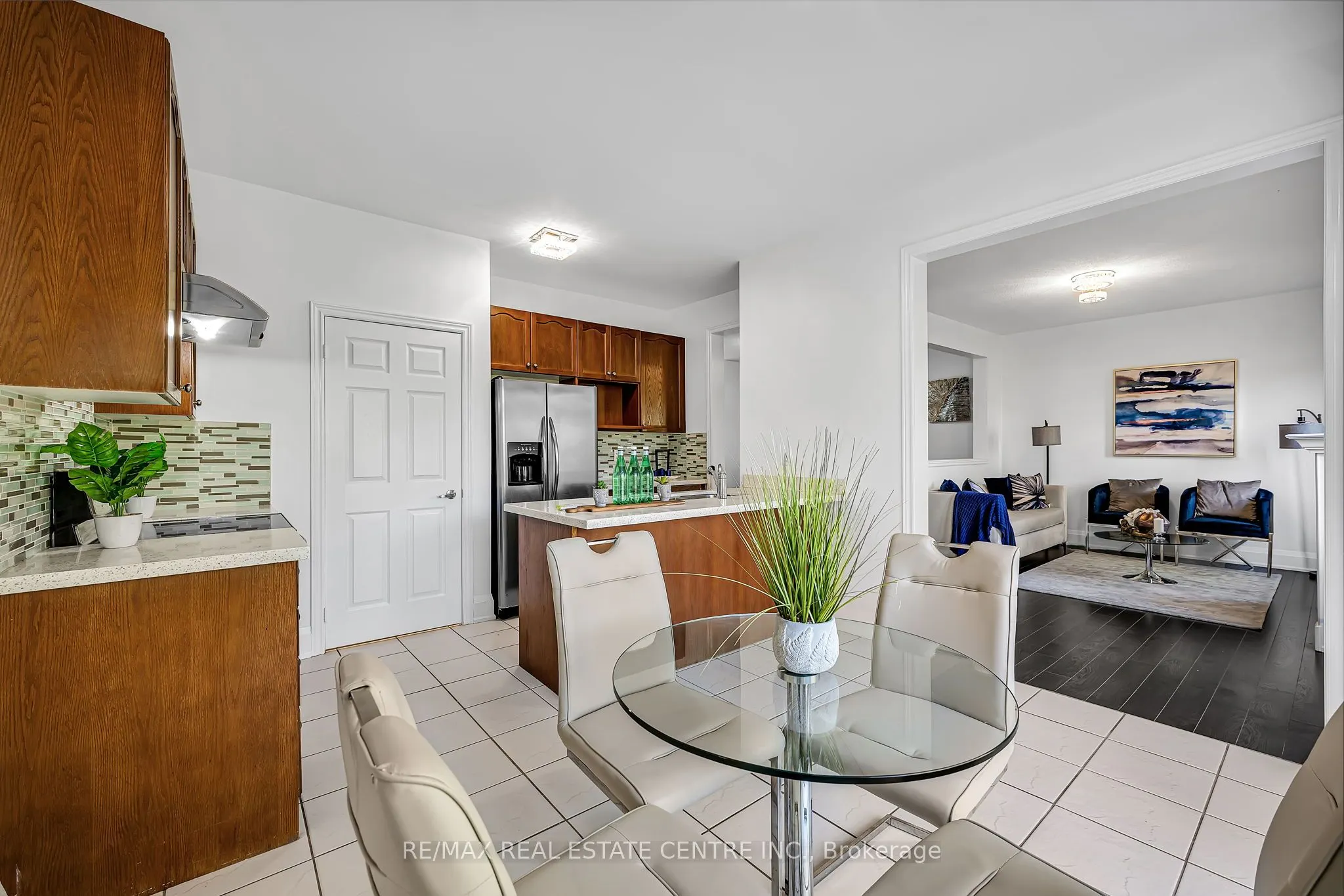 425 Bussel Crescent
