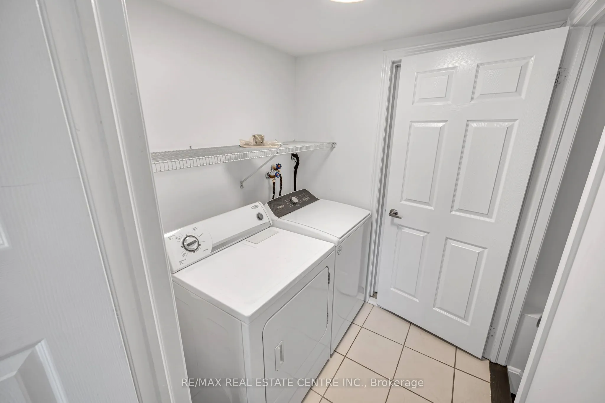 425 Bussel Crescent