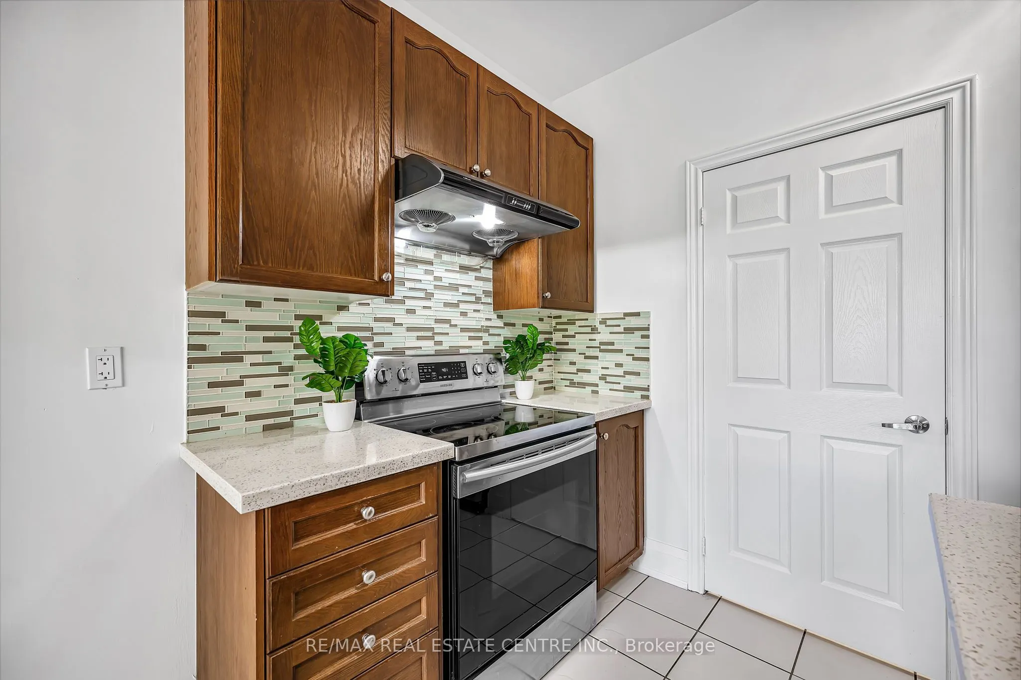 425 Bussel Crescent