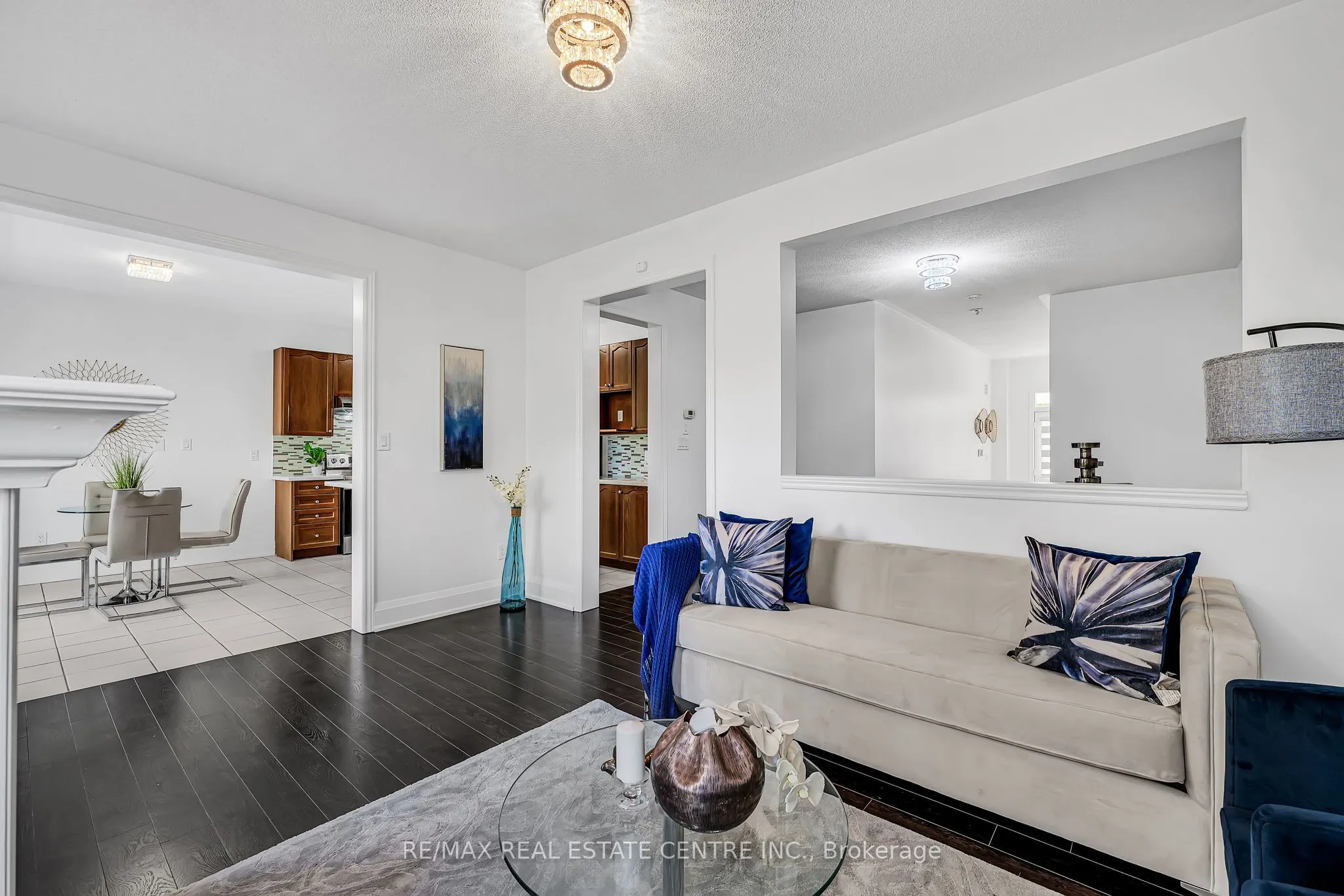 425 Bussel Crescent