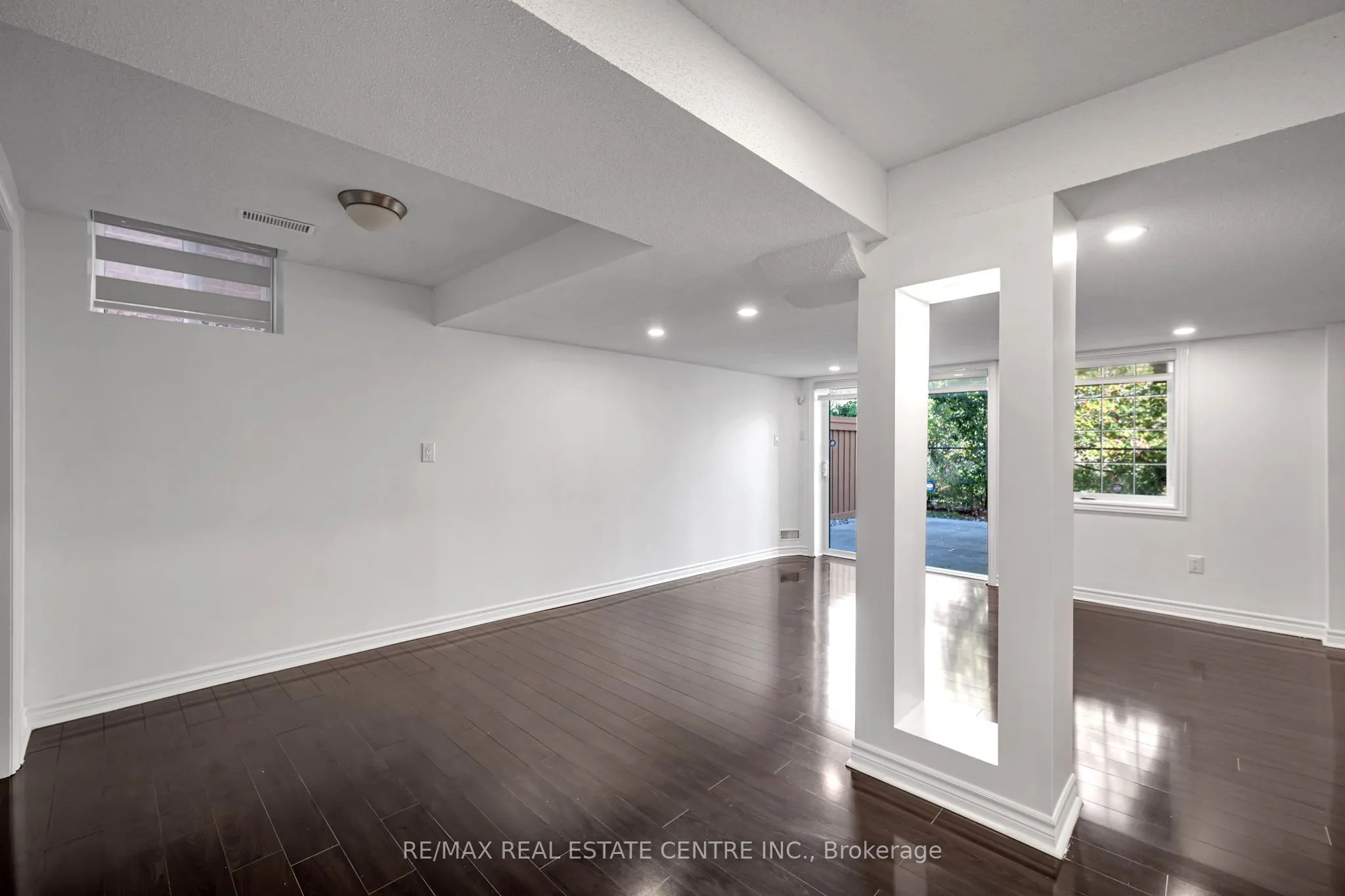 425 Bussel Crescent