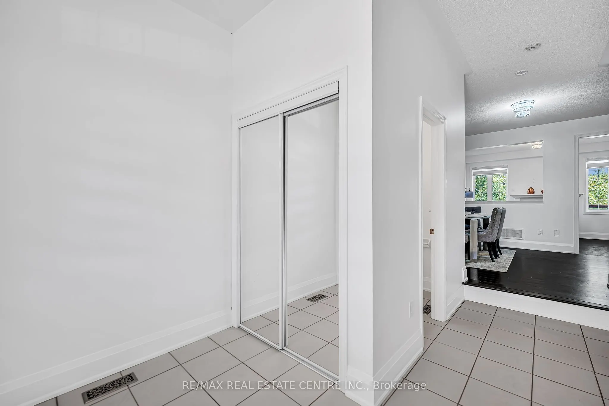 425 Bussel Crescent