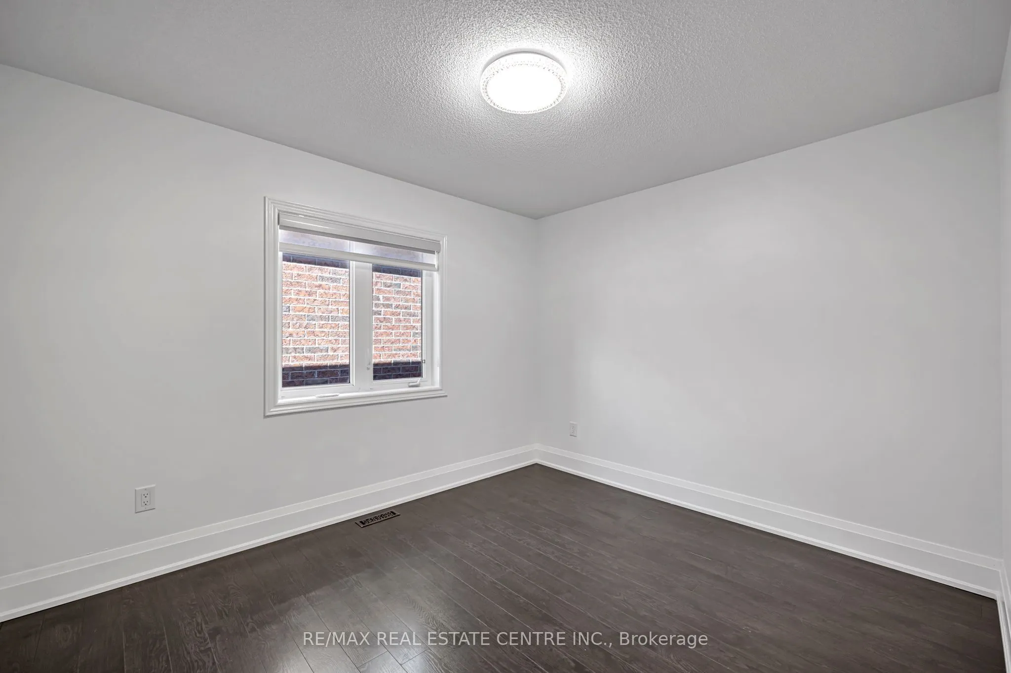 425 Bussel Crescent