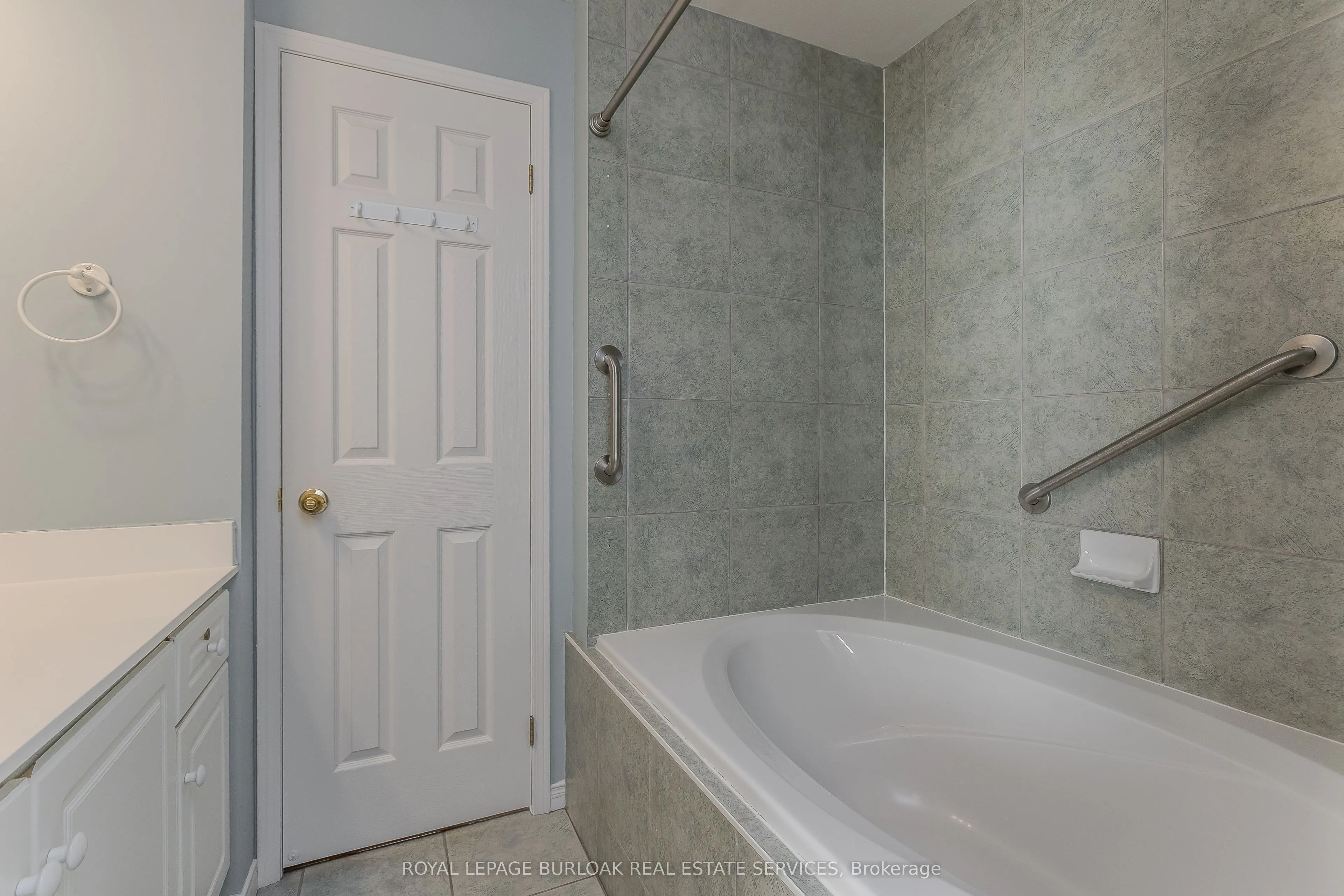 2075 Amherst Heights Drive, #401
