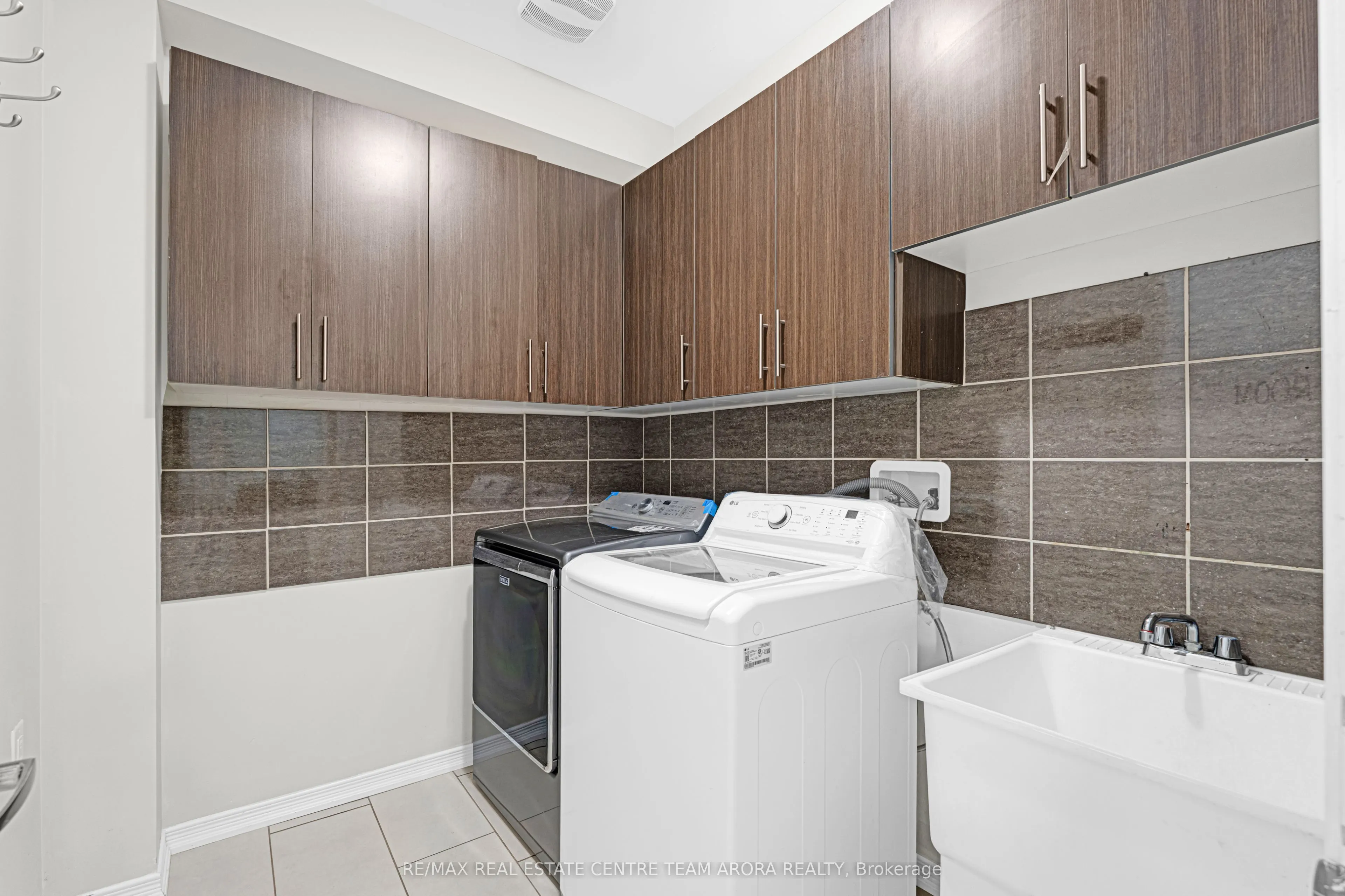 12 Abercrombie Crescent