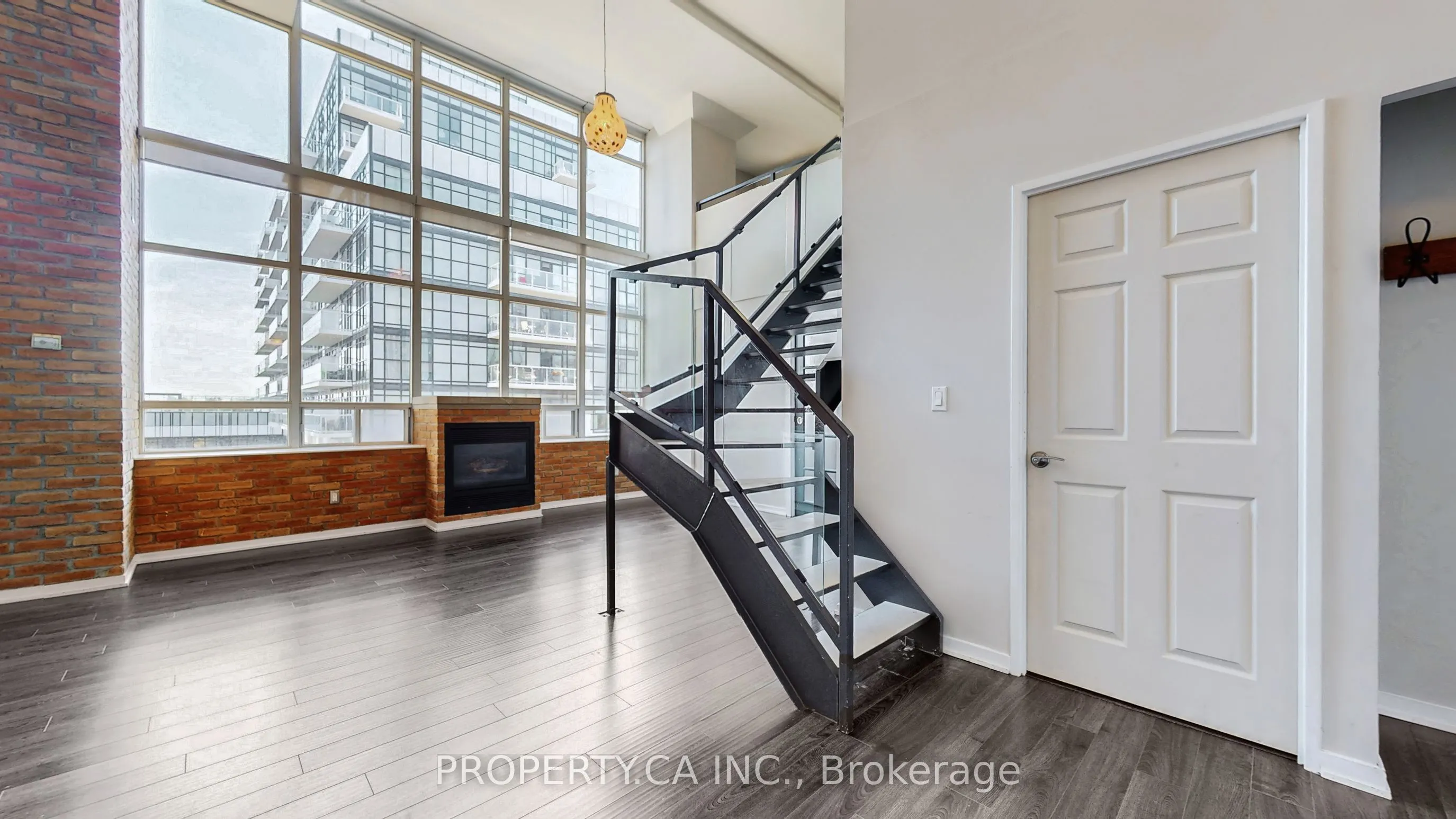 300 Manitoba Street, #316