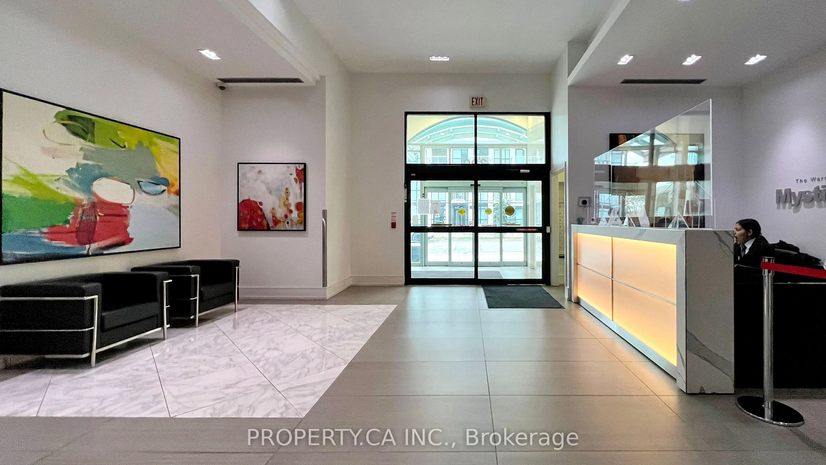 300 Manitoba Street, #316