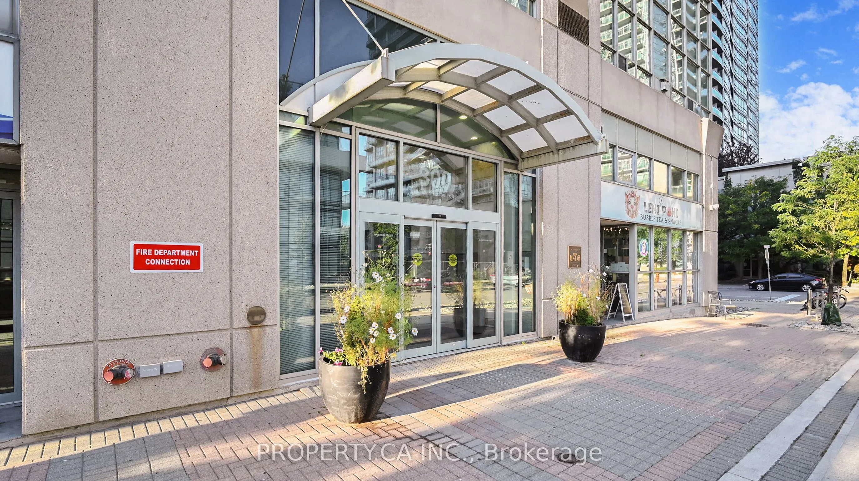 300 Manitoba Street, #316