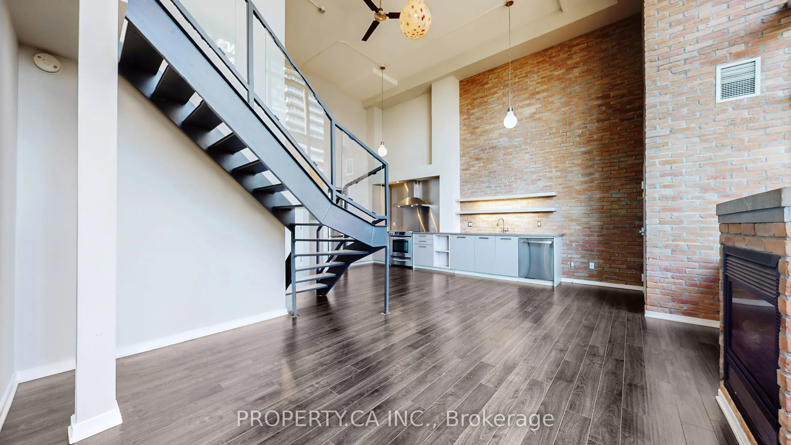 300 Manitoba Street, #316